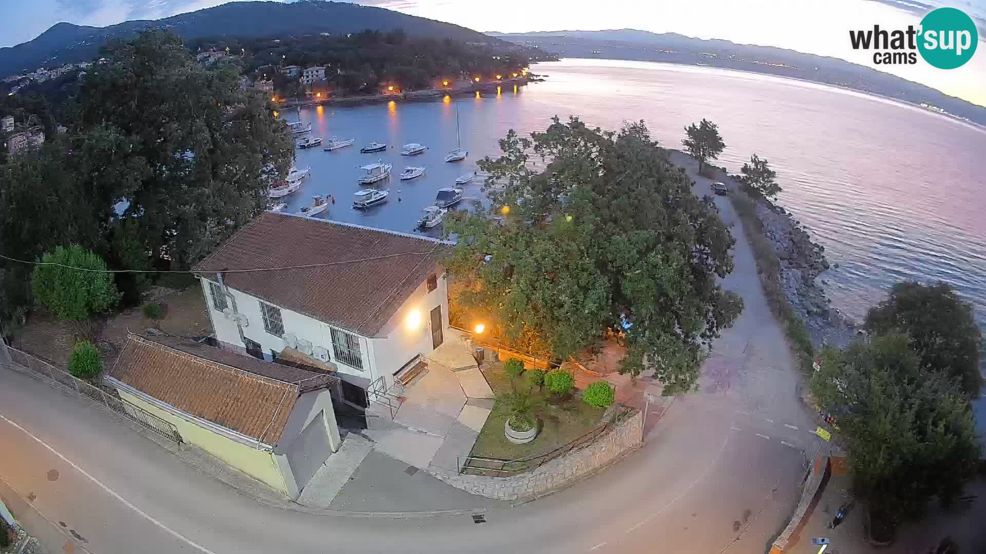 Ika Harbor Webcam – LIVE View of the Harbor and Opatija Lights