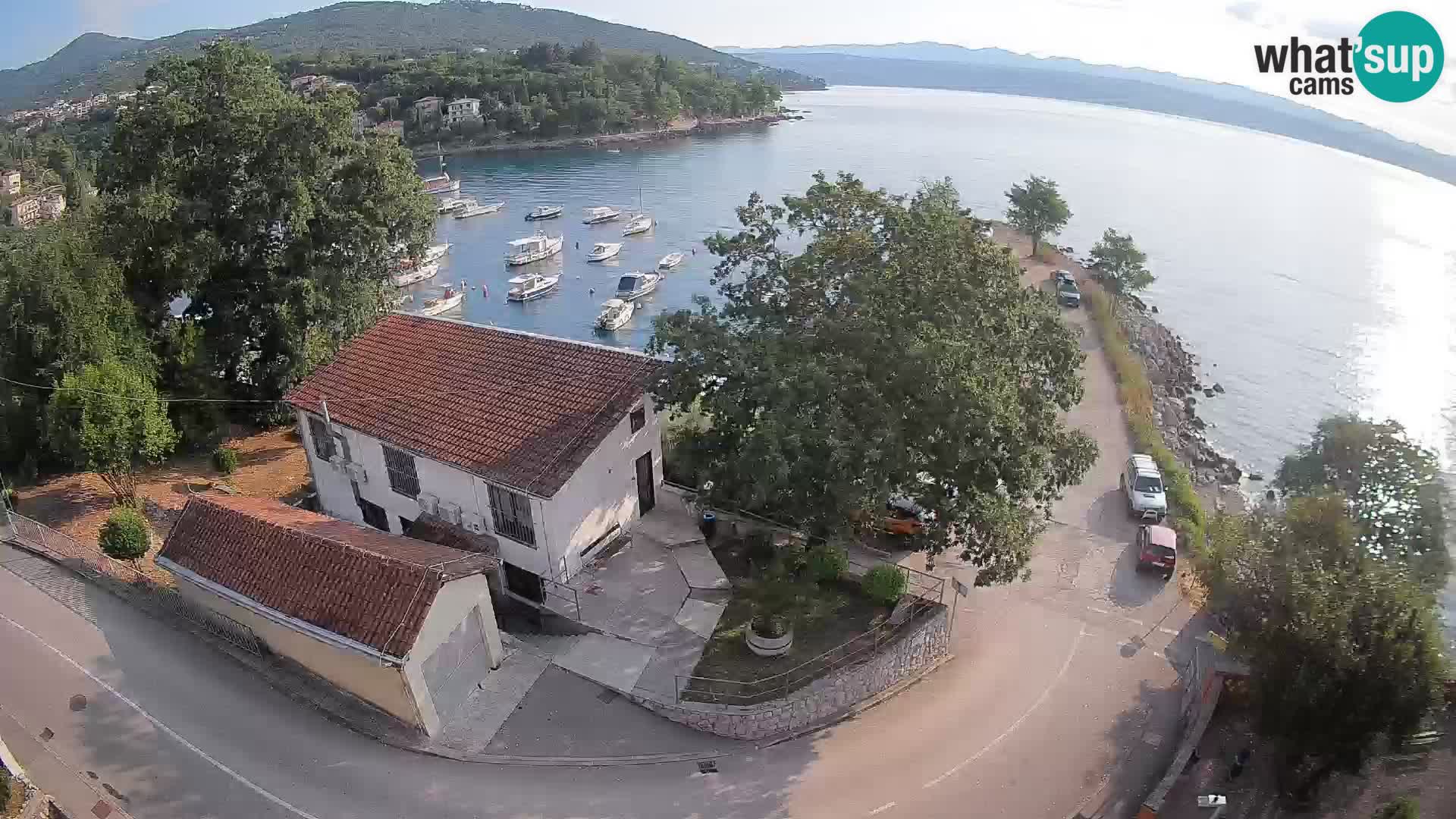 Web kamera luka Ika – Pogled uživo na luku i svjetla Opatije