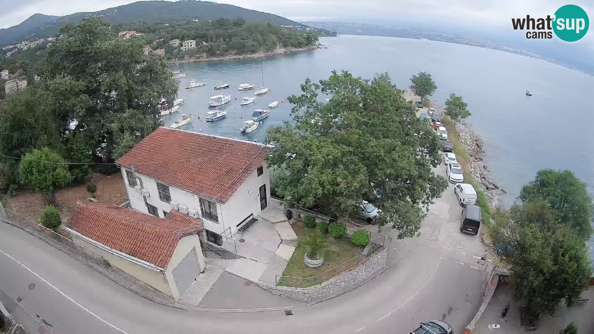 Web kamera luka Ika – Pogled uživo na luku i svjetla Opatije
