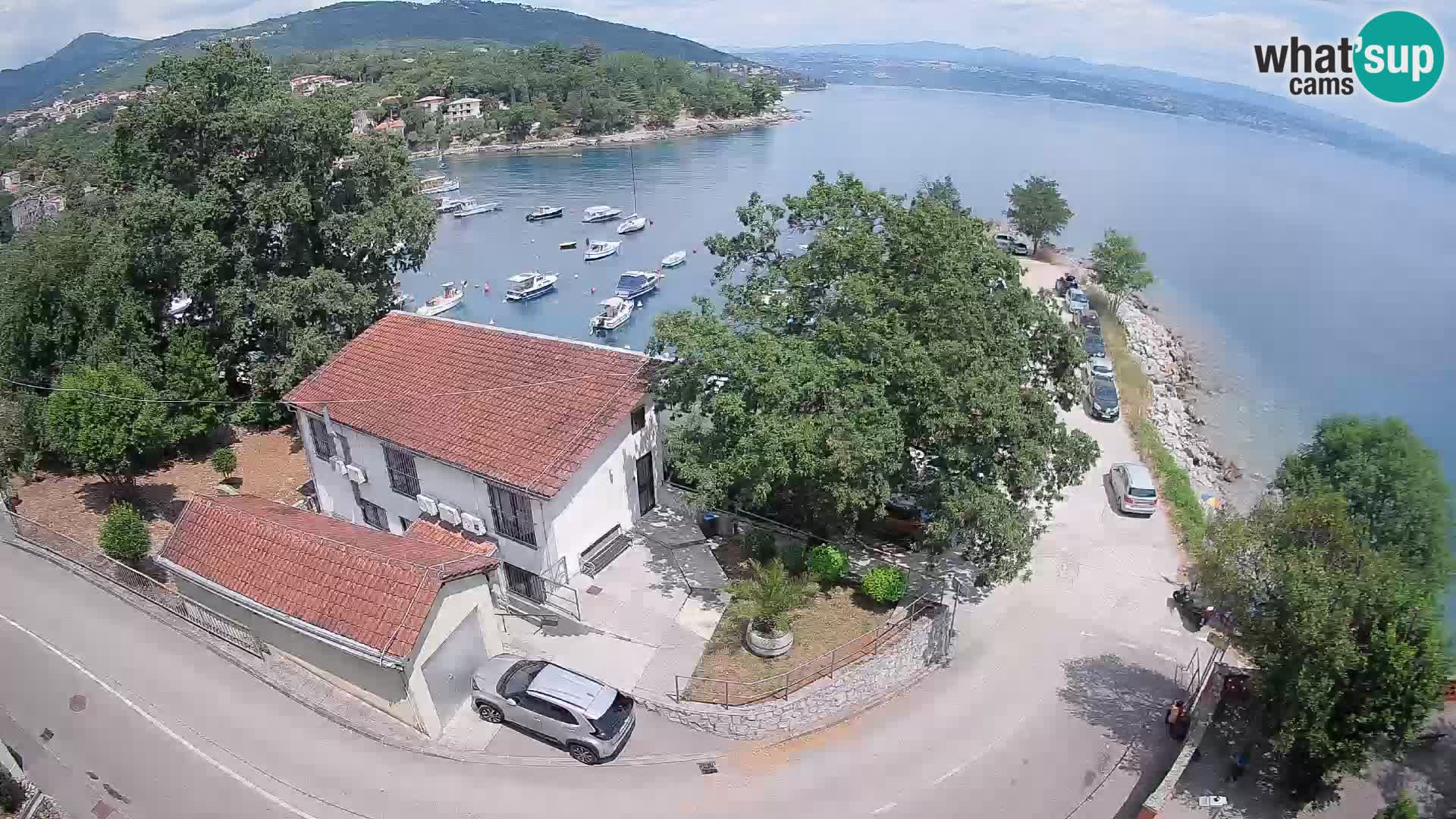 Web kamera luka Ika – Pogled uživo na luku i svjetla Opatije