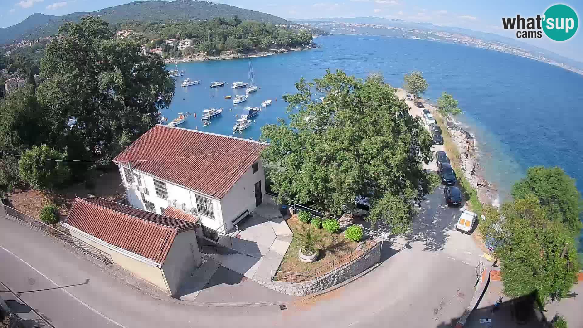 Web kamera luka Ika – Pogled uživo na luku i svjetla Opatije