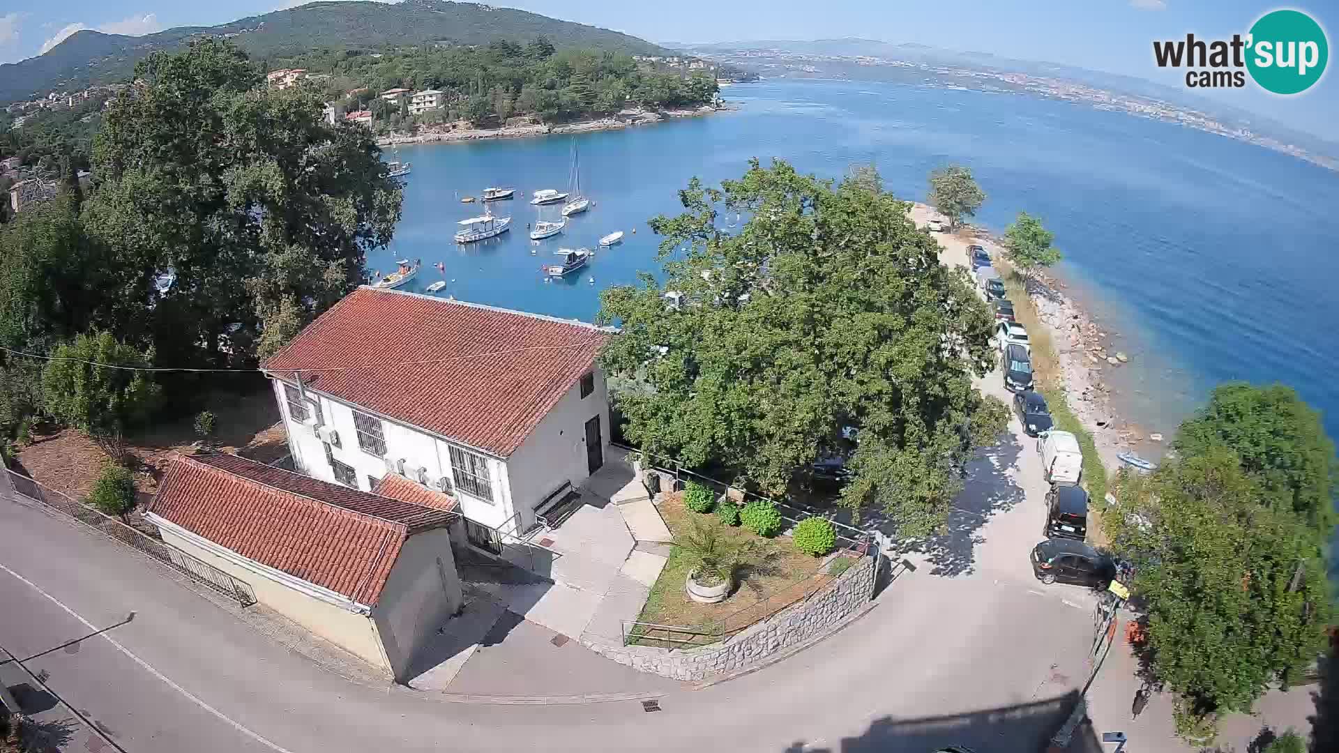 Spletna kamera pristanišče Ika – Pogled v živo na pristanišče in luči Opatije