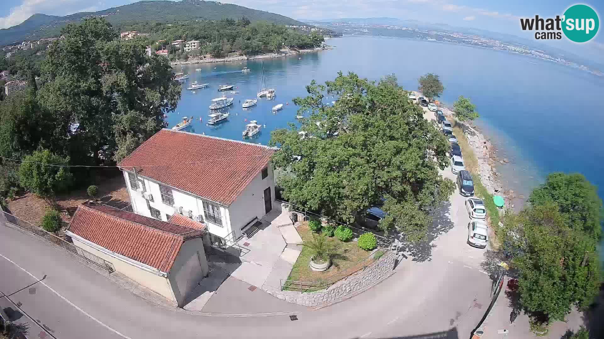Web kamera luka Ika – Pogled uživo na luku i svjetla Opatije