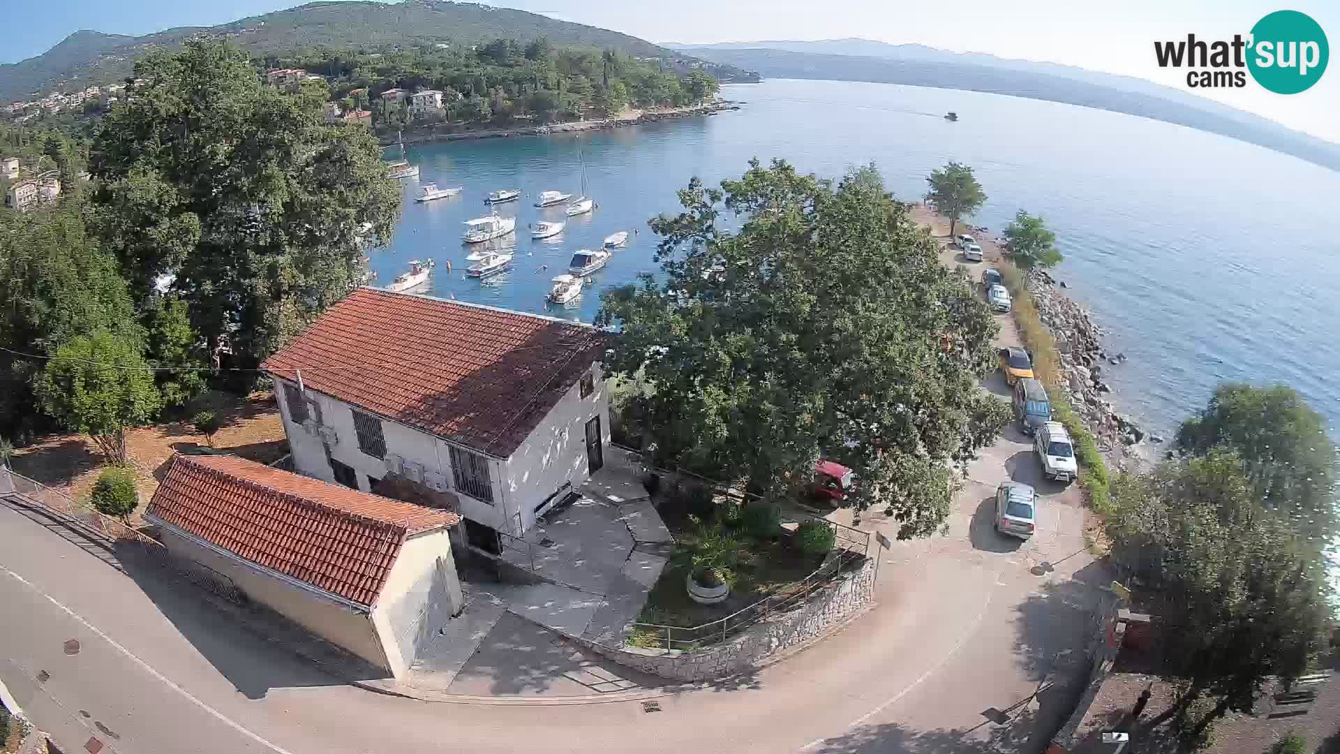 Spletna kamera pristanišče Ika – Pogled v živo na pristanišče in luči Opatije