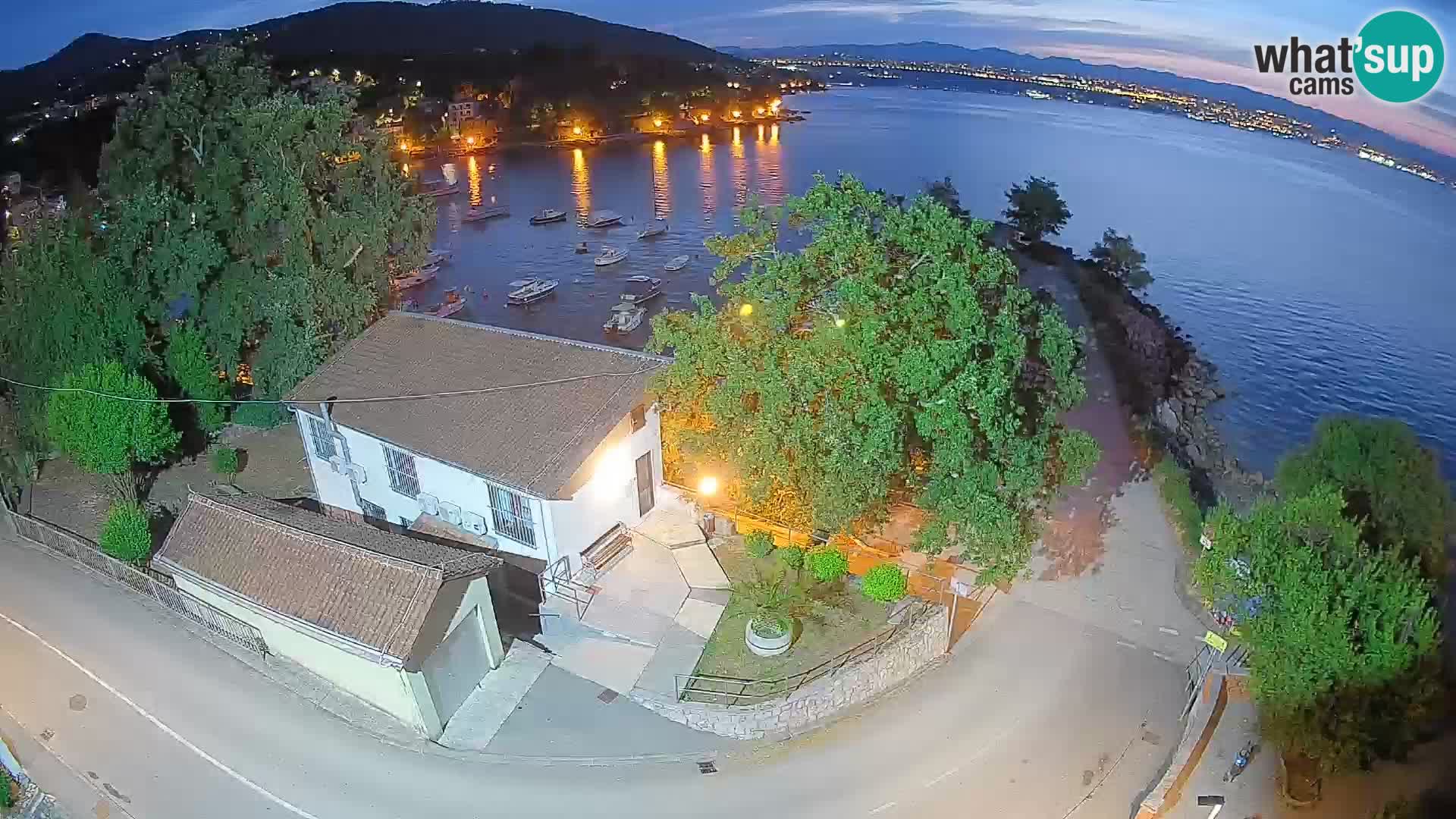 Ika Harbor Webcam – LIVE View of the Harbor and Opatija Lights