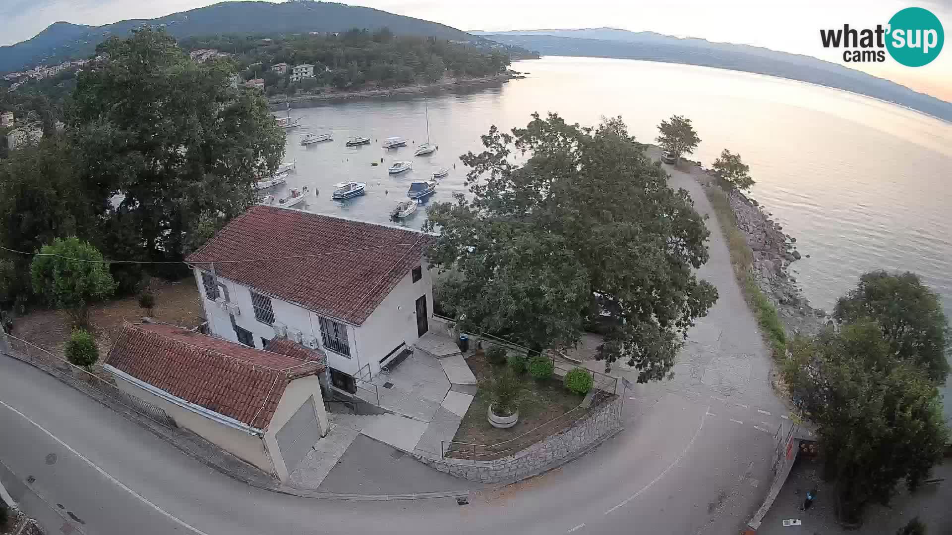 Ika Harbor Webcam – LIVE View of the Harbor and Opatija Lights
