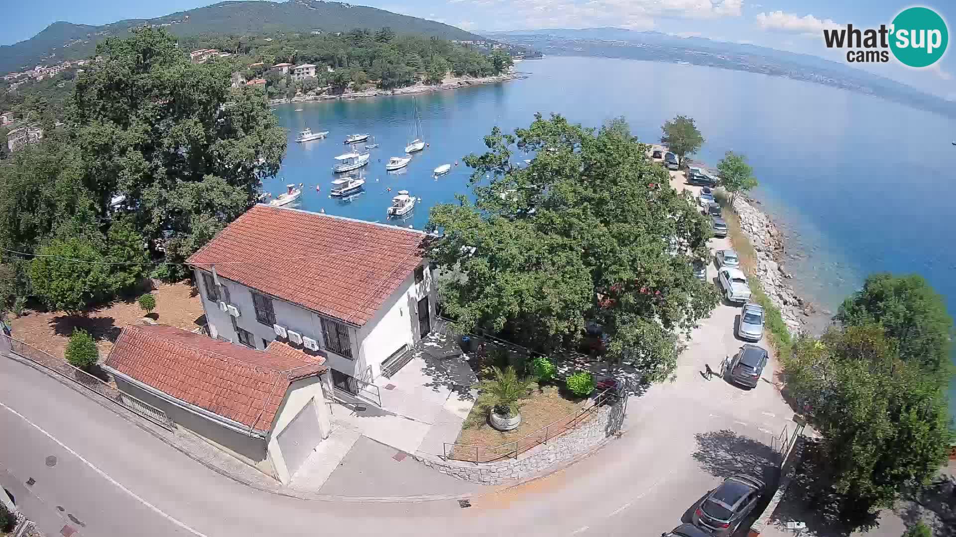 Web kamera luka Ika – Pogled uživo na luku i svjetla Opatije