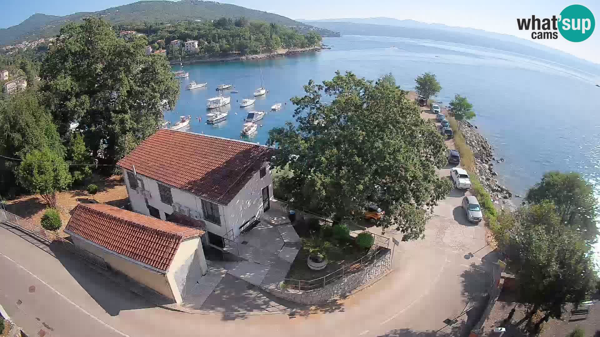 Spletna kamera pristanišče Ika – Pogled v živo na pristanišče in luči Opatije