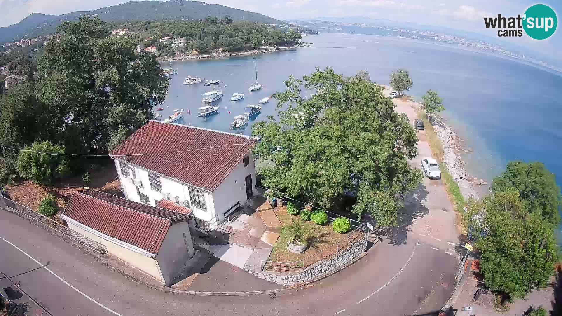 Web kamera luka Ika – Pogled uživo na luku i svjetla Opatije