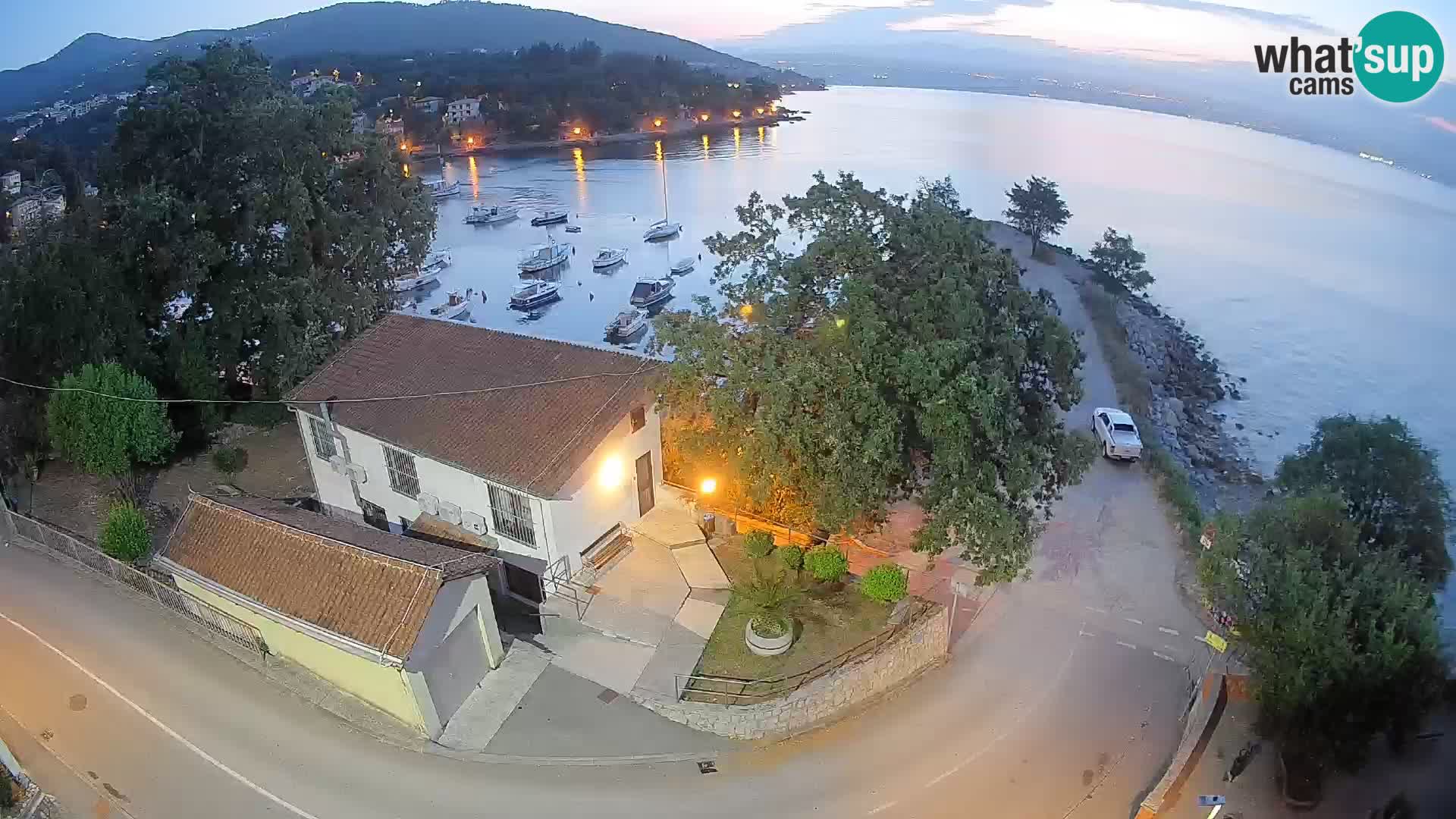 Ika Harbor Webcam – LIVE View of the Harbor and Opatija Lights