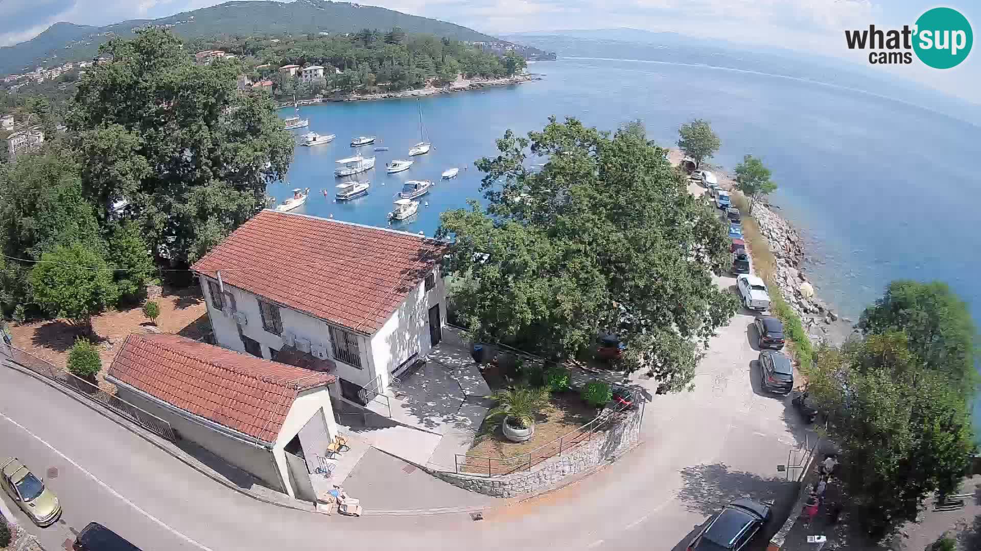 Spletna kamera pristanišče Ika – Pogled v živo na pristanišče in luči Opatije