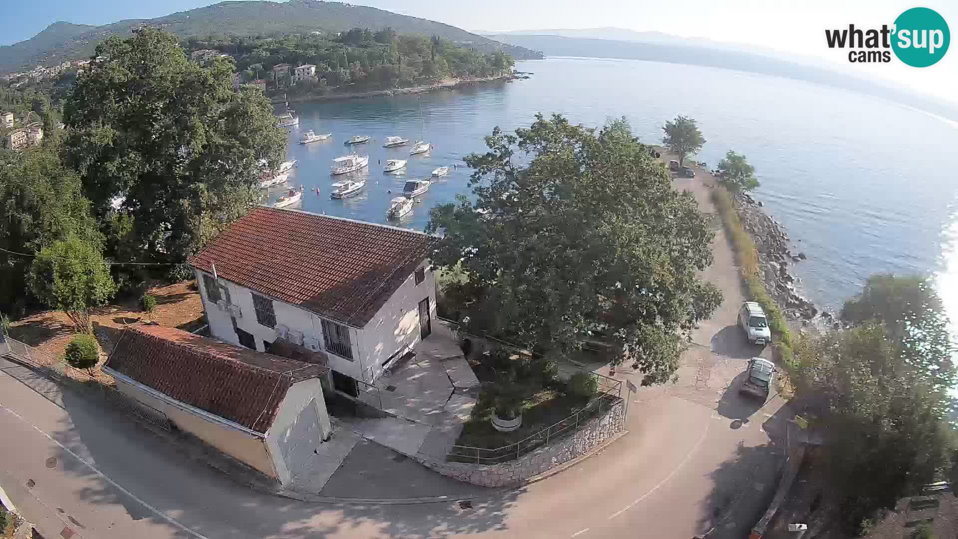 Spletna kamera pristanišče Ika – Pogled v živo na pristanišče in luči Opatije