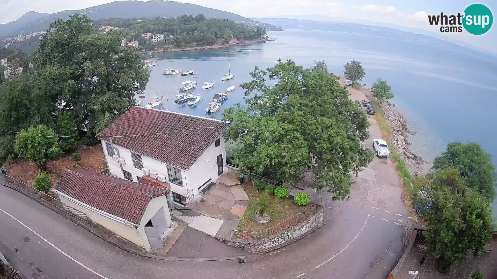 Web kamera luka Ika – Pogled uživo na luku i svjetla Opatije