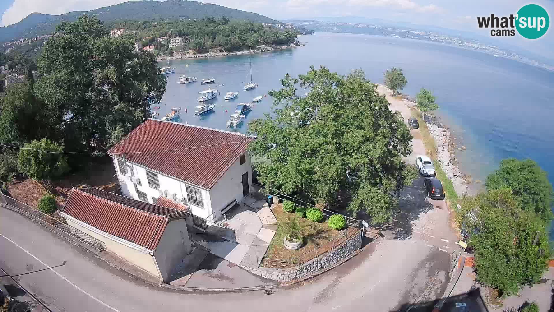 Web kamera luka Ika – Pogled uživo na luku i svjetla Opatije