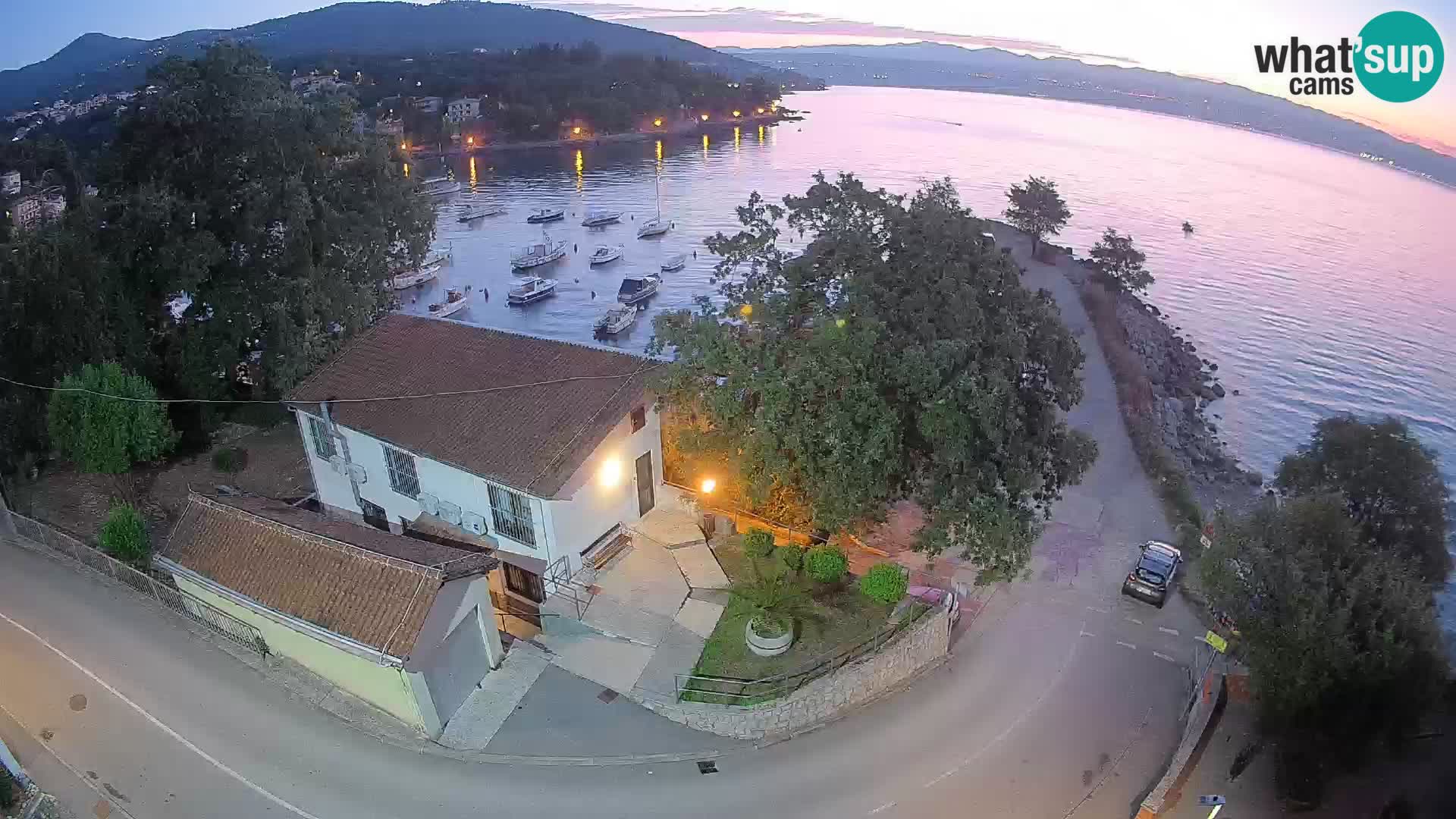 Ika Harbor Webcam – LIVE View of the Harbor and Opatija Lights