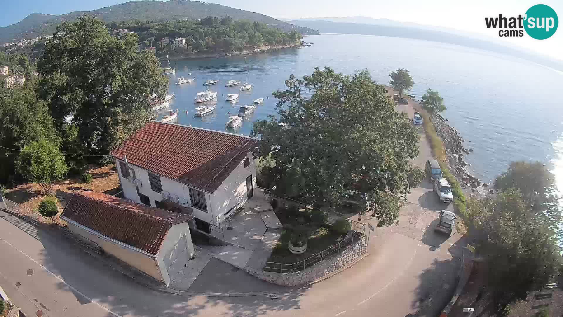 Web kamera luka Ika – Pogled uživo na luku i svjetla Opatije