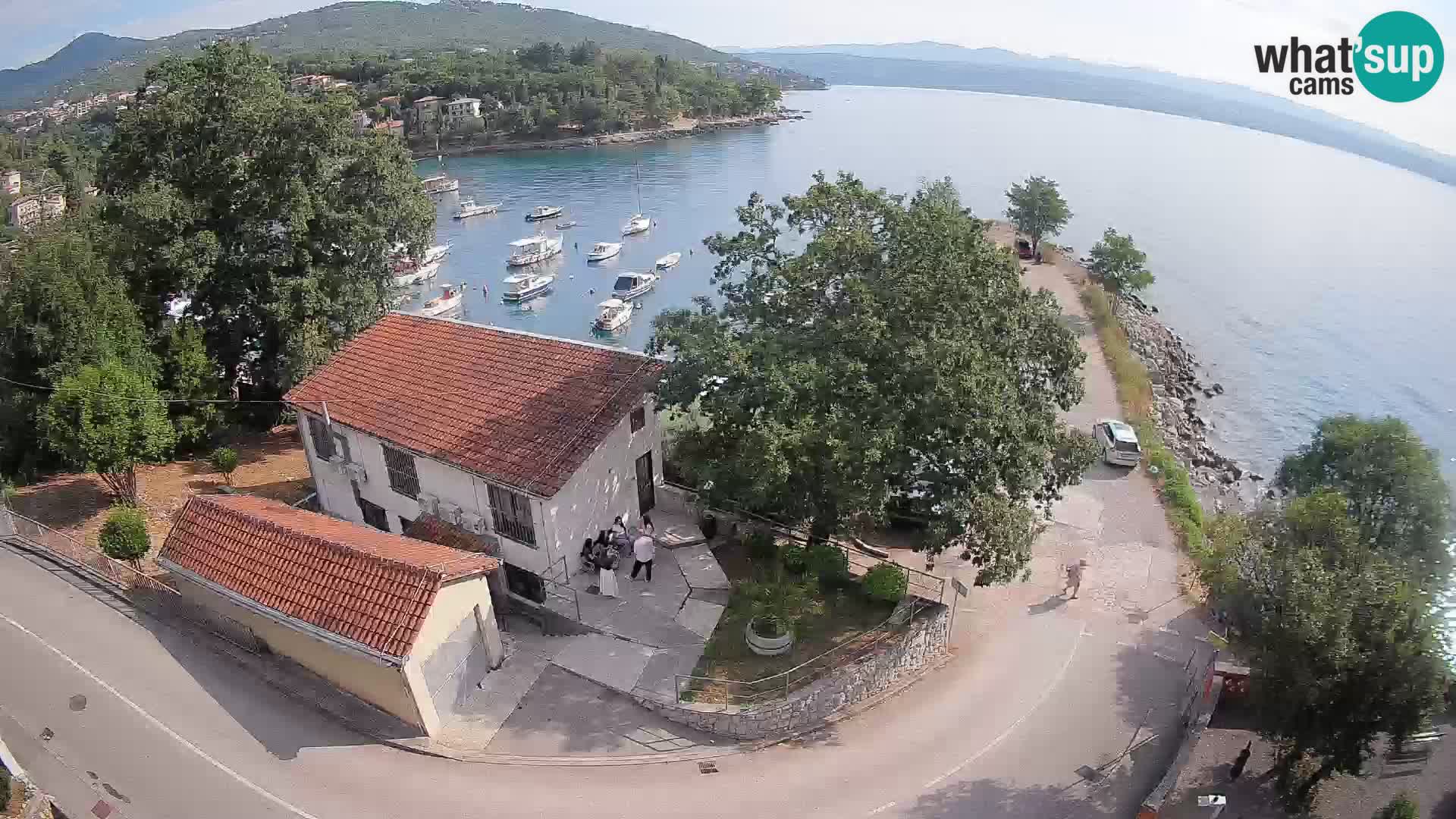 Spletna kamera pristanišče Ika – Pogled v živo na pristanišče in luči Opatije