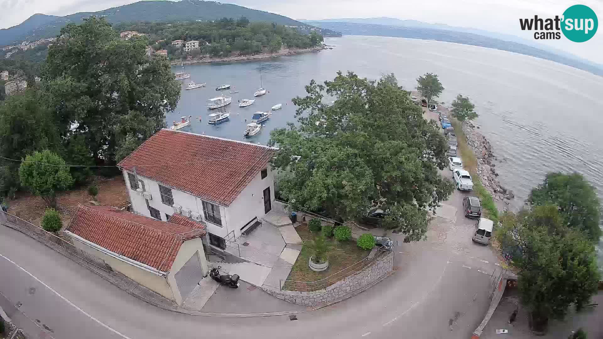 Web kamera luka Ika – Pogled uživo na luku i svjetla Opatije
