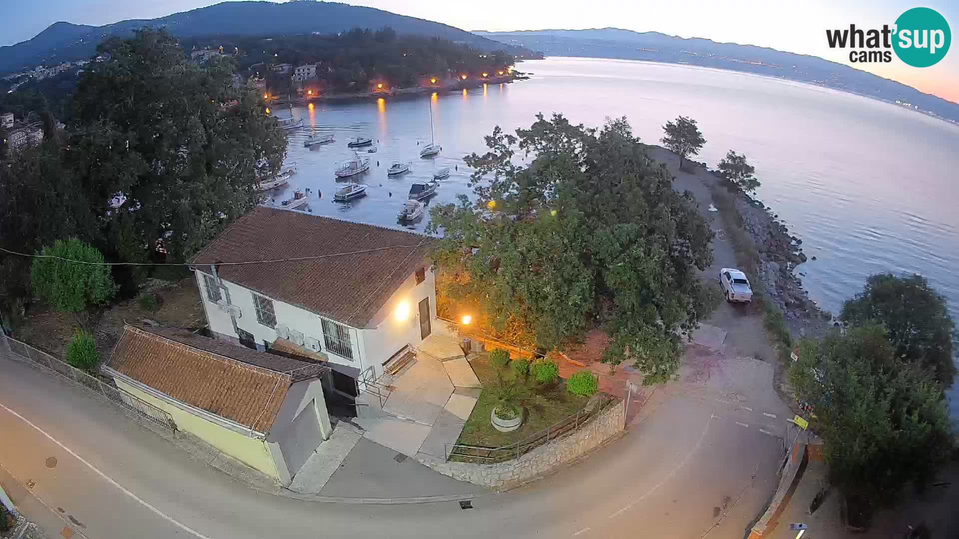 Ika Harbor Webcam – LIVE View of the Harbor and Opatija Lights