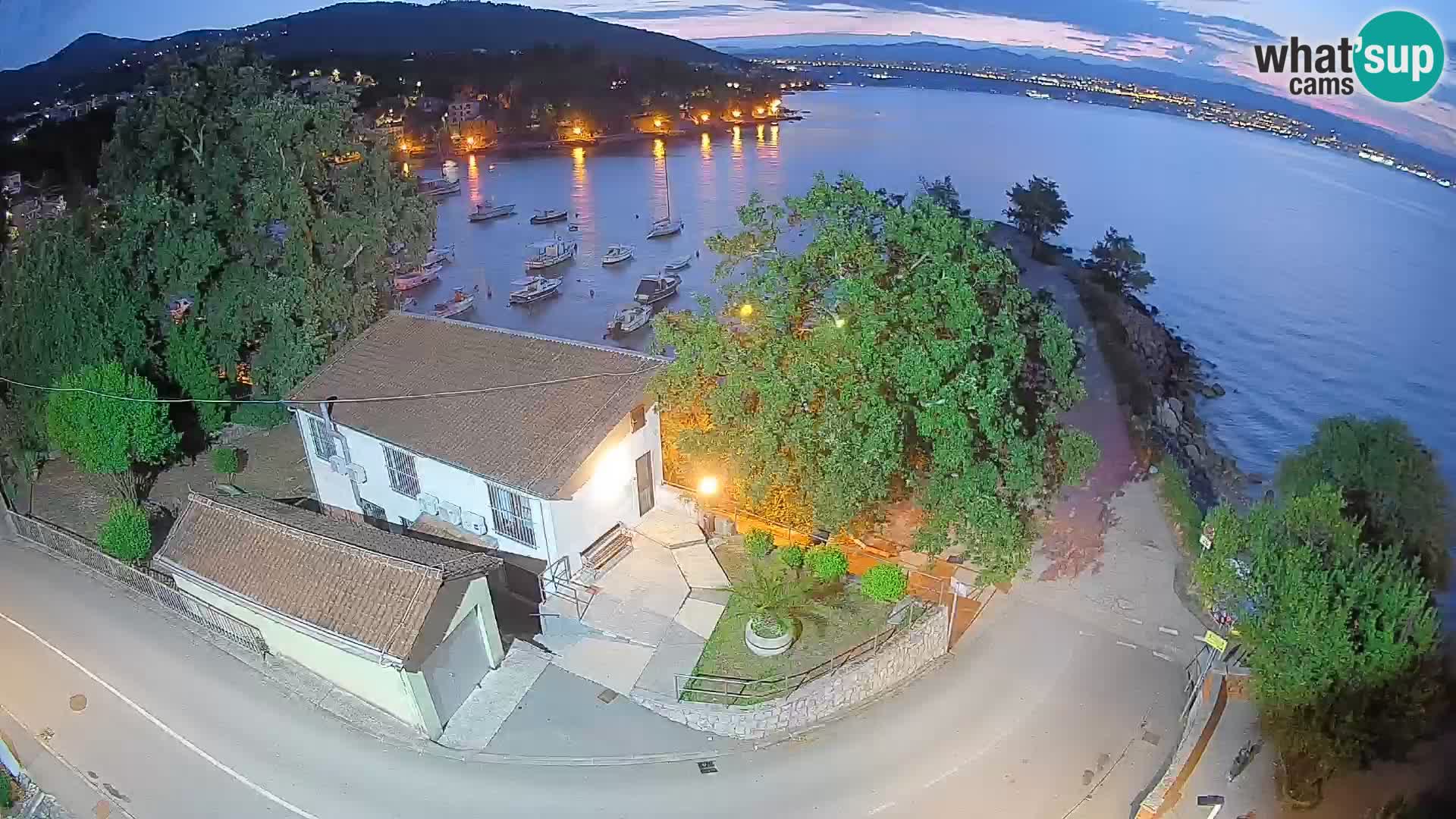 Ika Harbor Webcam – LIVE View of the Harbor and Opatija Lights