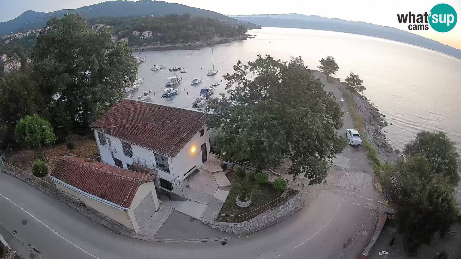 Ika Harbor Webcam – LIVE View of the Harbor and Opatija Lights