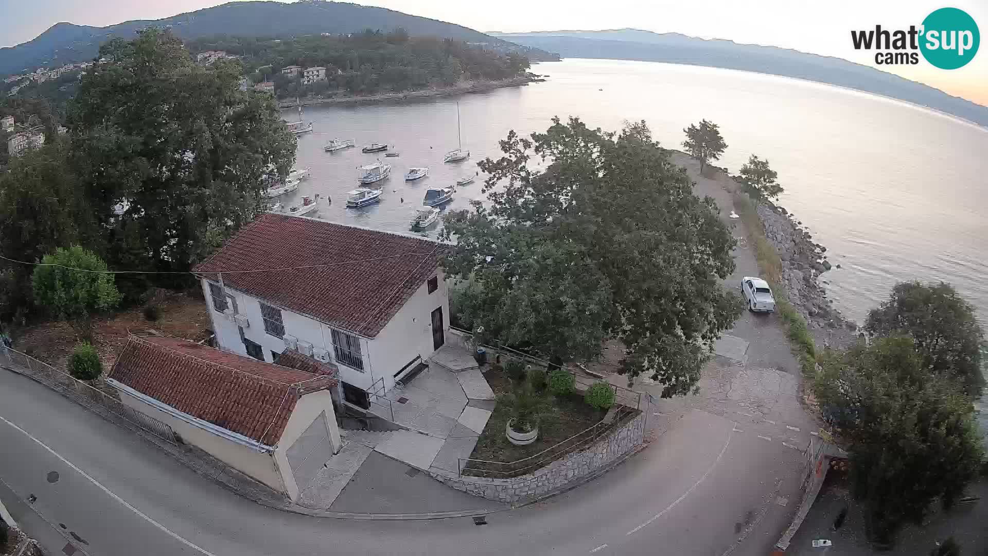 Ika Harbor Webcam – LIVE View of the Harbor and Opatija Lights