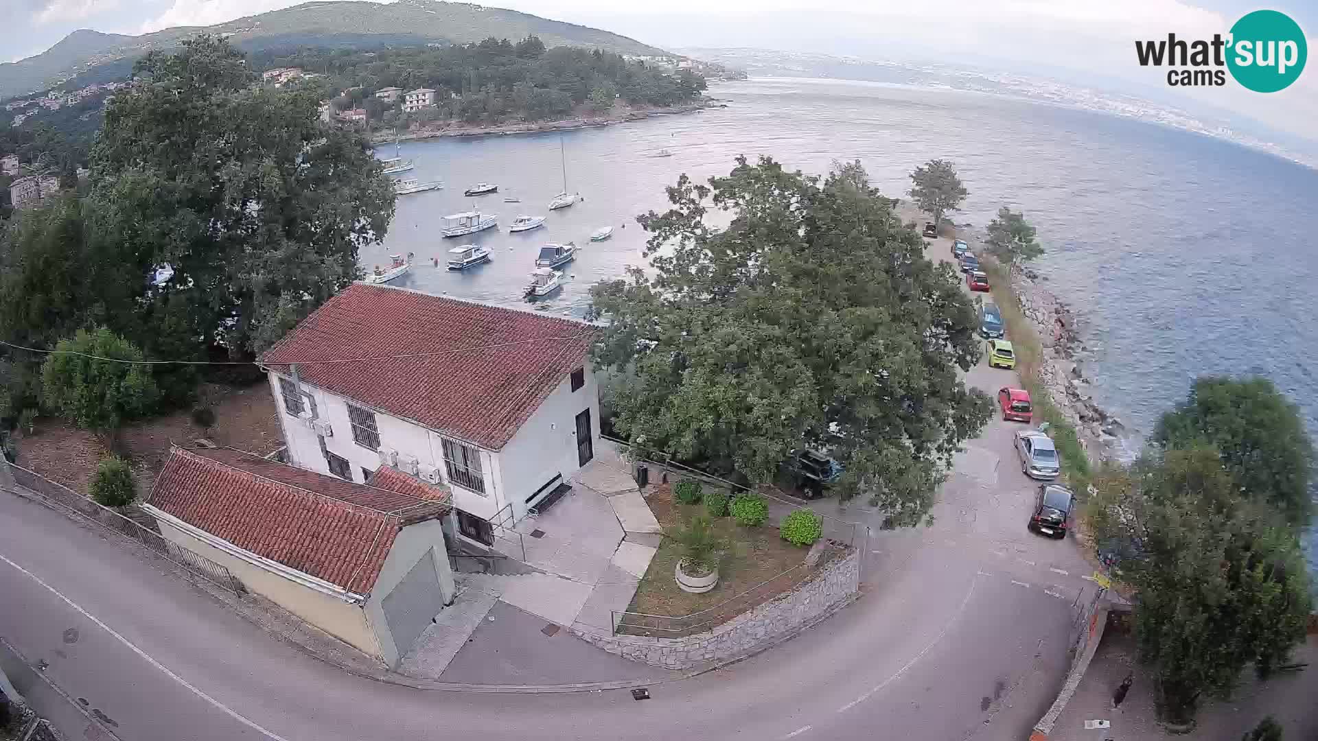Spletna kamera pristanišče Ika – Pogled v živo na pristanišče in luči Opatije