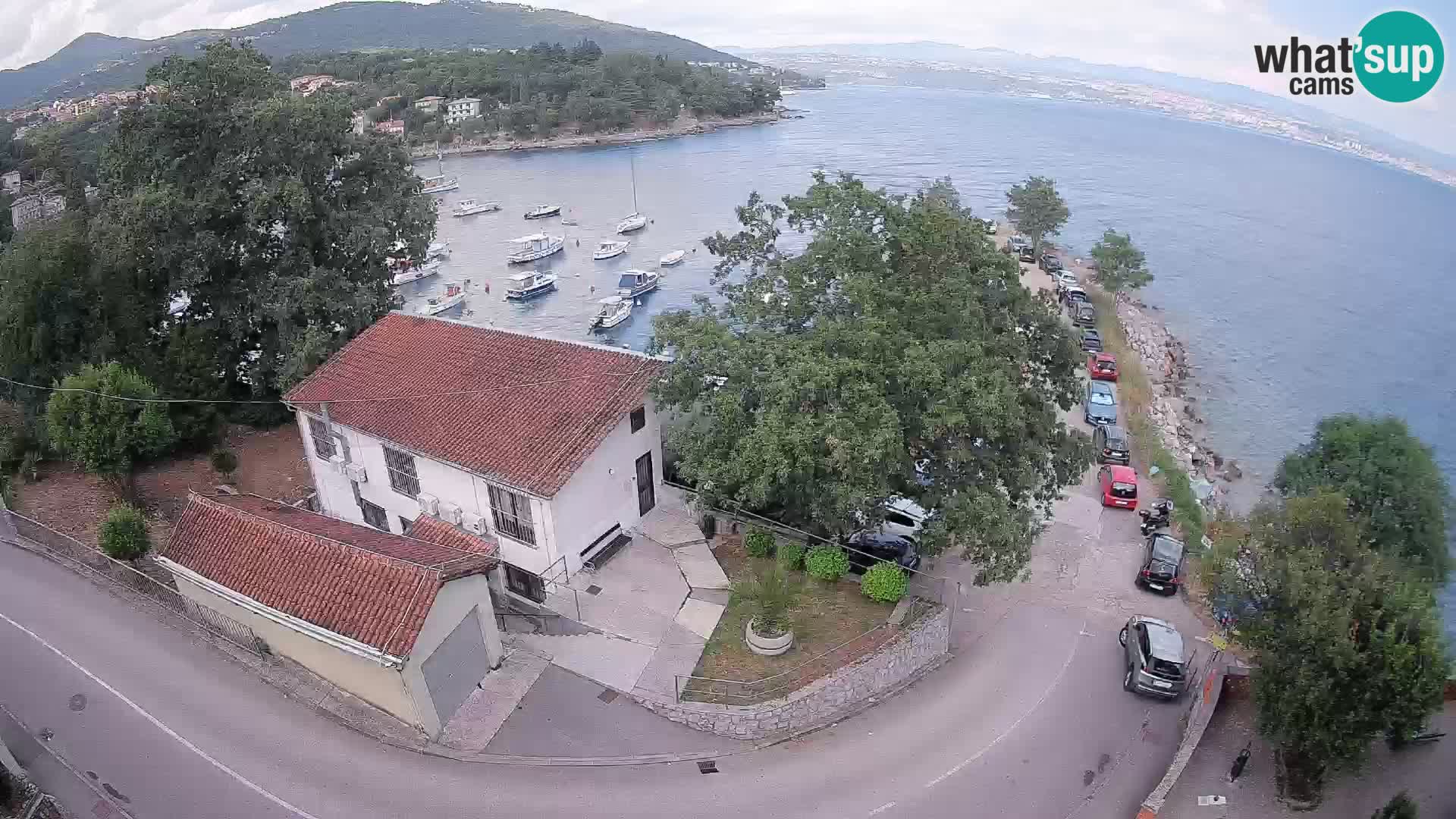 Spletna kamera pristanišče Ika – Pogled v živo na pristanišče in luči Opatije
