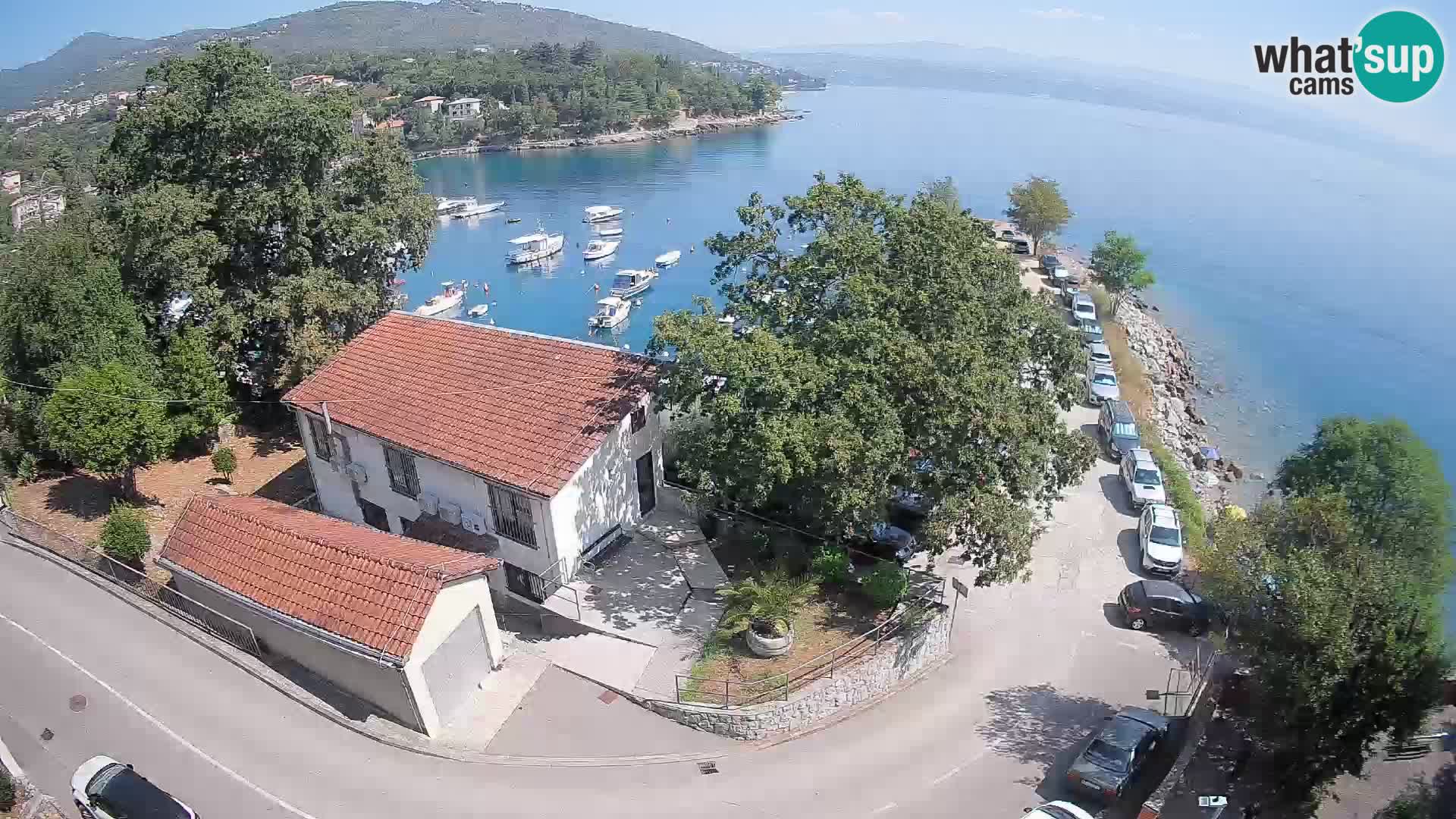 Spletna kamera pristanišče Ika – Pogled v živo na pristanišče in luči Opatije