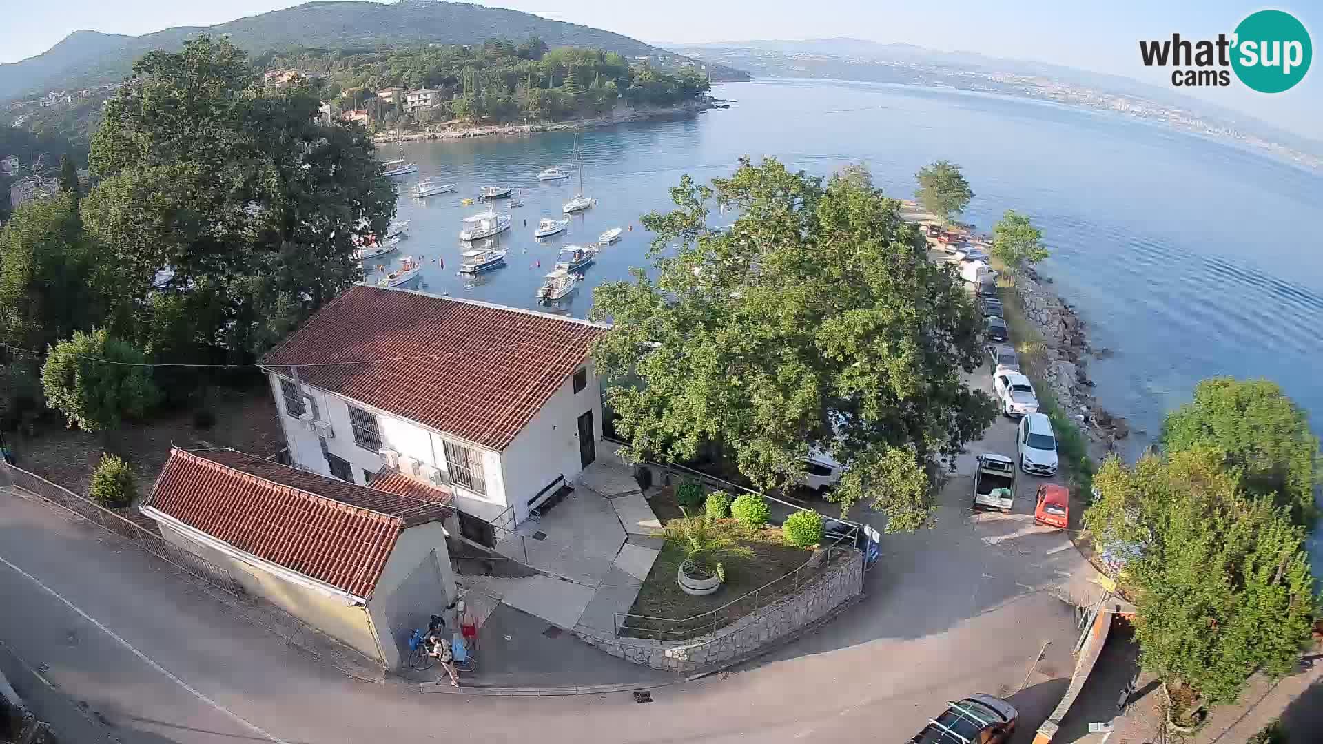 Web kamera luka Ika – Pogled uživo na luku i svjetla Opatije