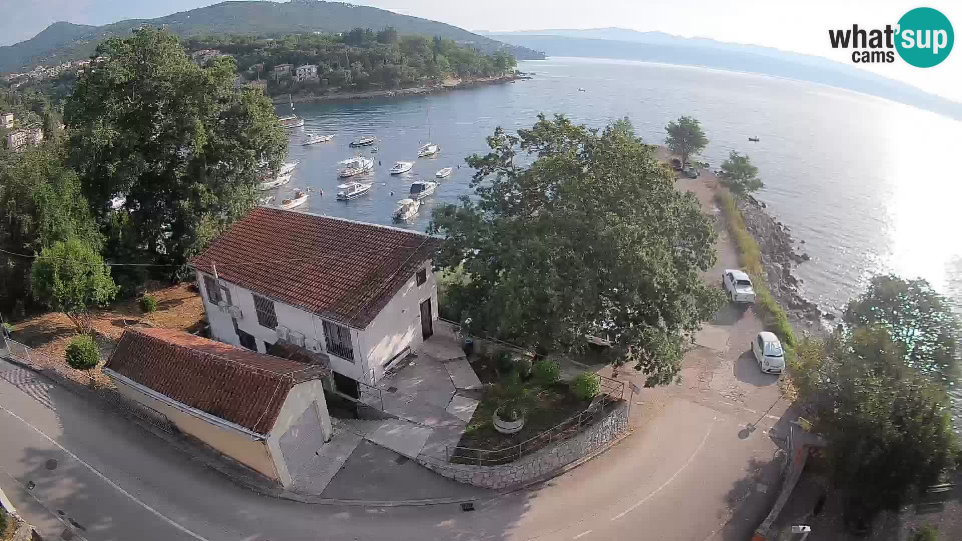 Spletna kamera pristanišče Ika – Pogled v živo na pristanišče in luči Opatije
