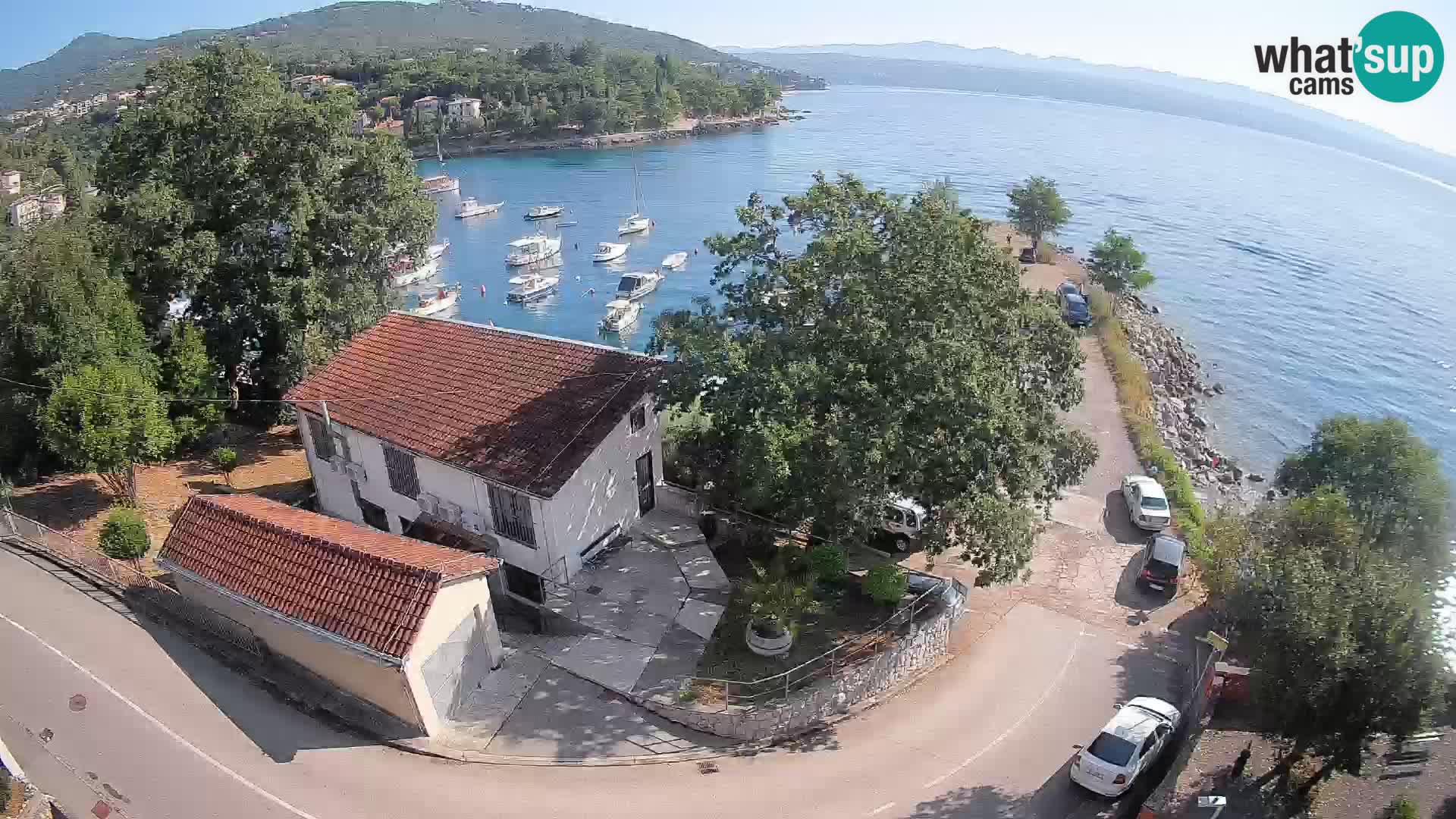 Web kamera luka Ika – Pogled uživo na luku i svjetla Opatije