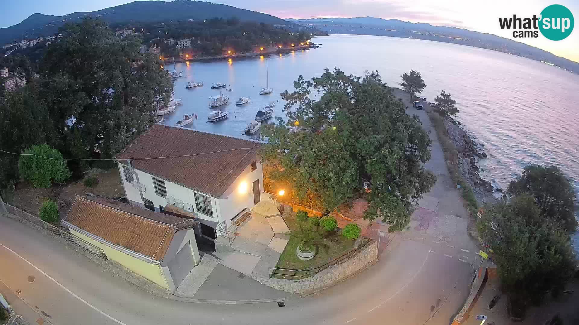 Ika Harbor Webcam – LIVE View of the Harbor and Opatija Lights