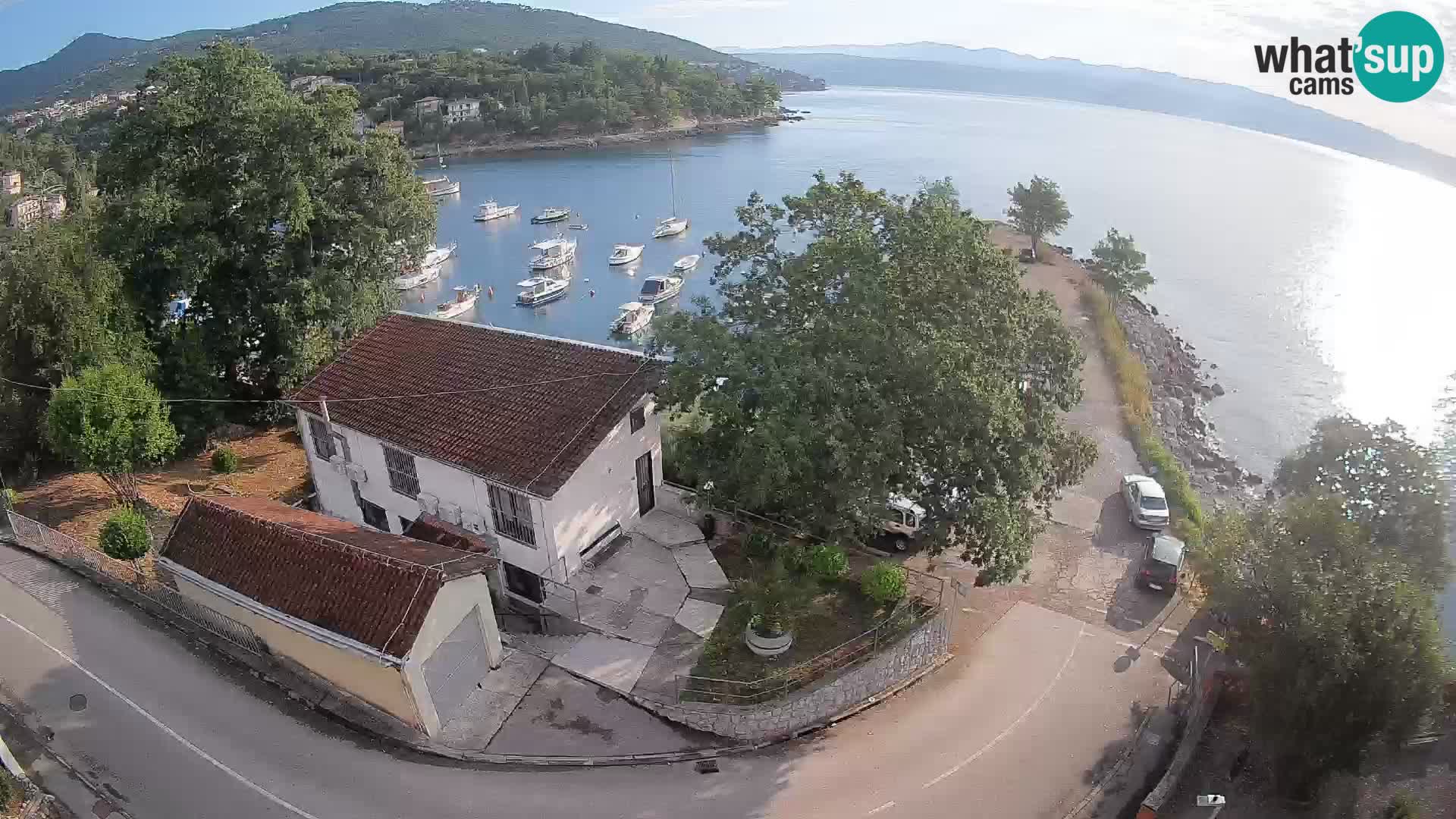 Web kamera luka Ika – Pogled uživo na luku i svjetla Opatije