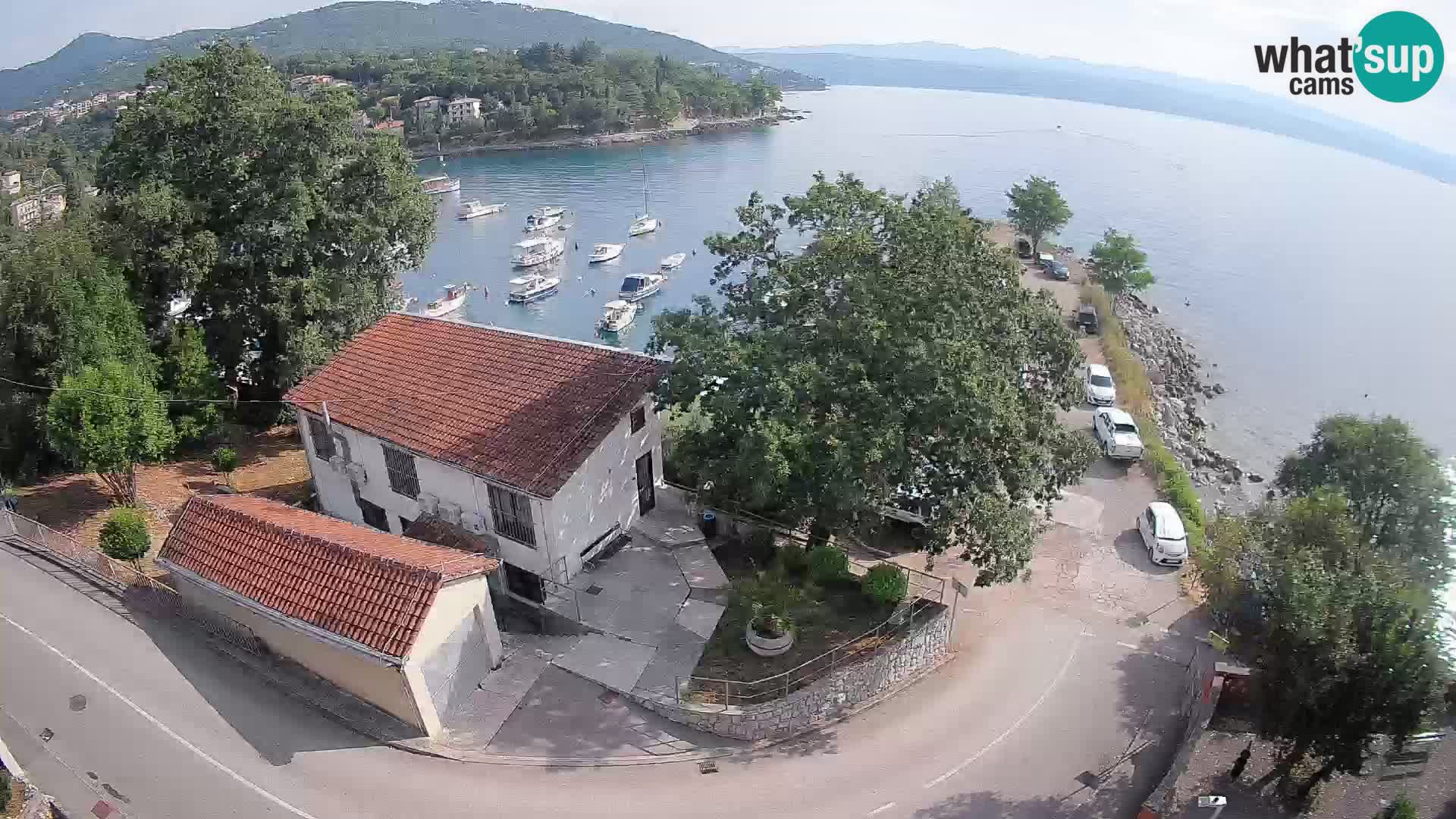 Web kamera luka Ika – Pogled uživo na luku i svjetla Opatije