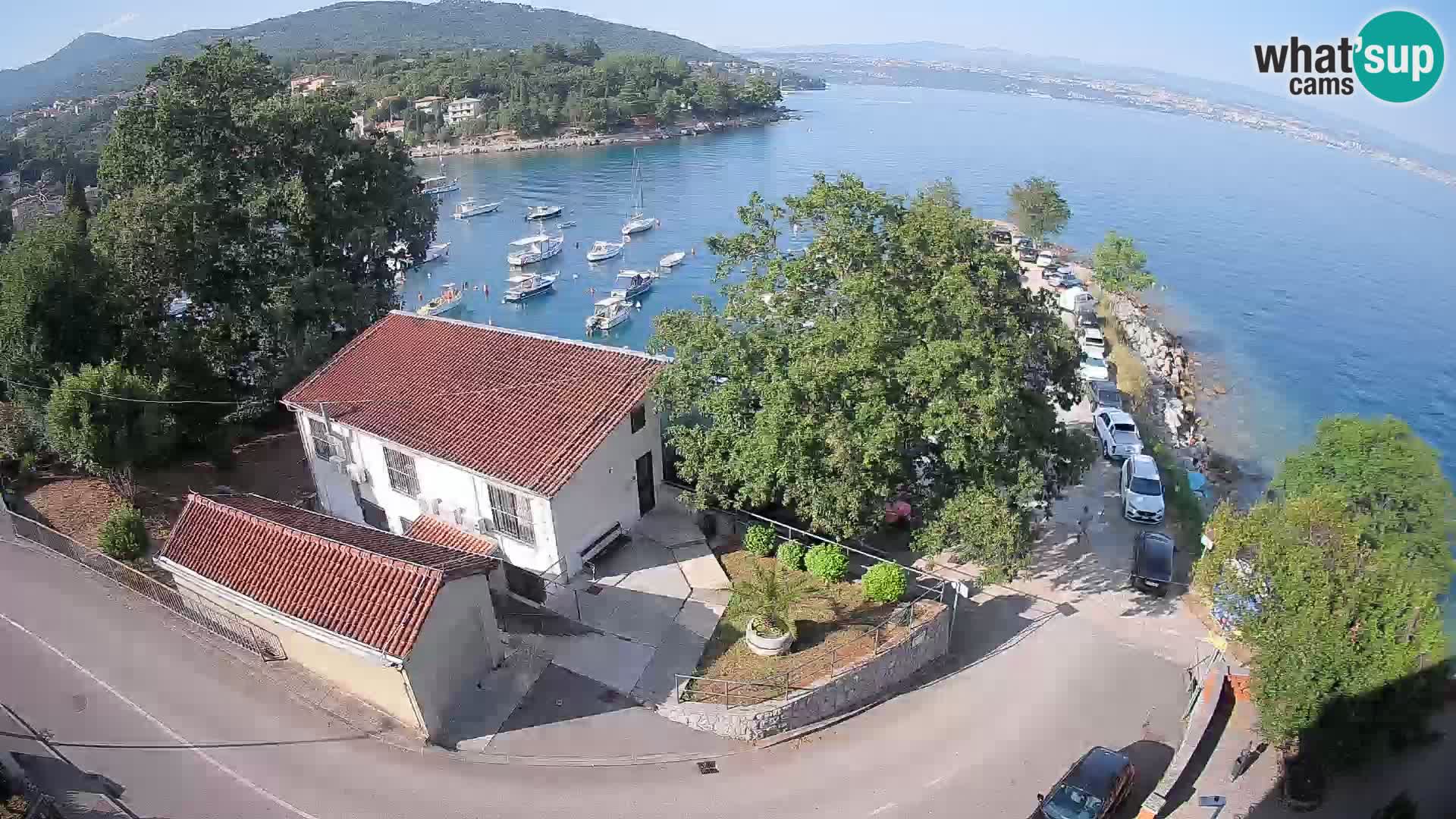 Spletna kamera pristanišče Ika – Pogled v živo na pristanišče in luči Opatije