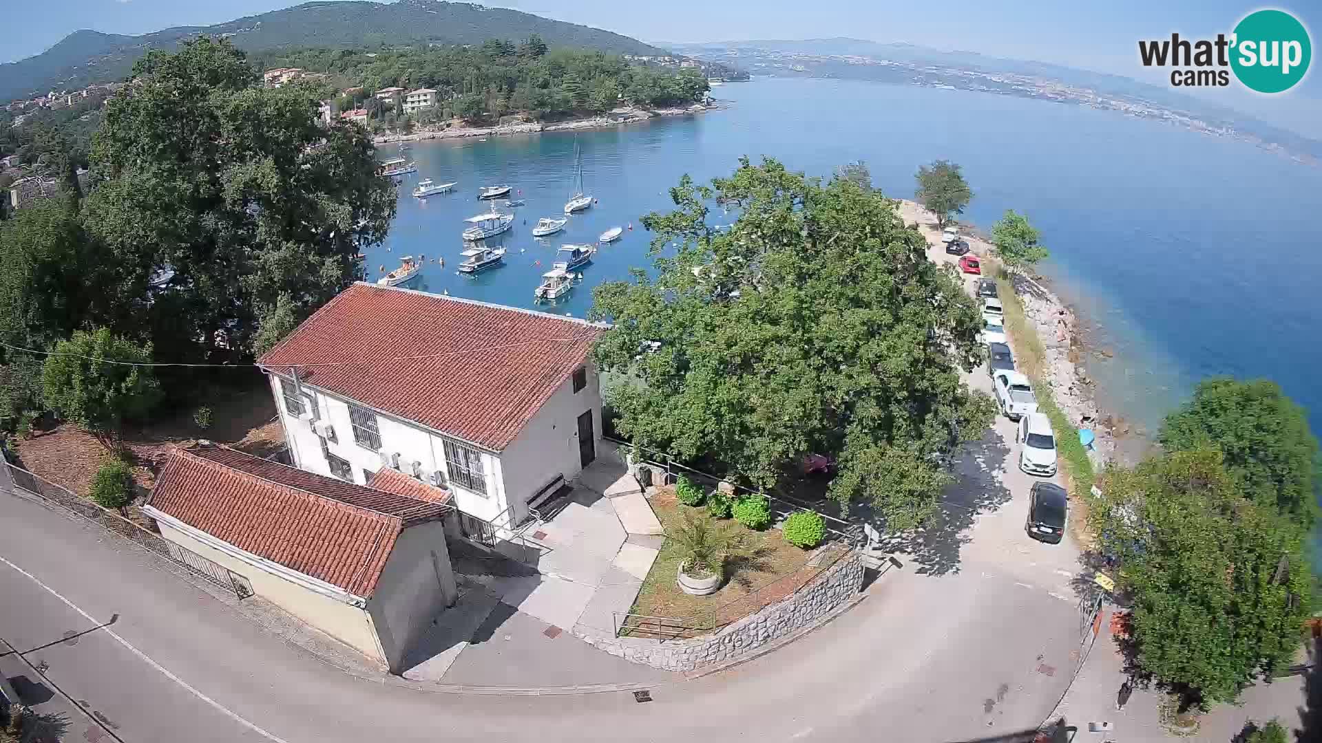 Web kamera luka Ika – Pogled uživo na luku i svjetla Opatije