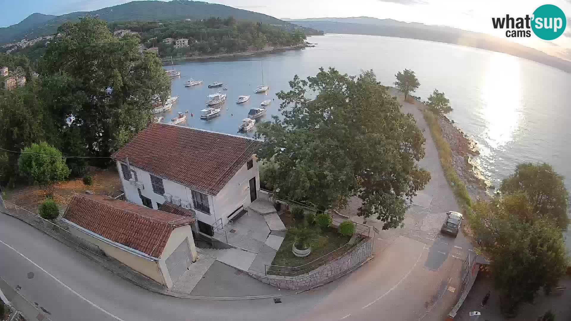 Ika Harbor Webcam – LIVE View of the Harbor and Opatija Lights