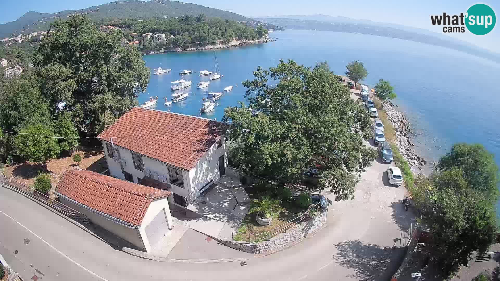 Web kamera luka Ika – Pogled uživo na luku i svjetla Opatije