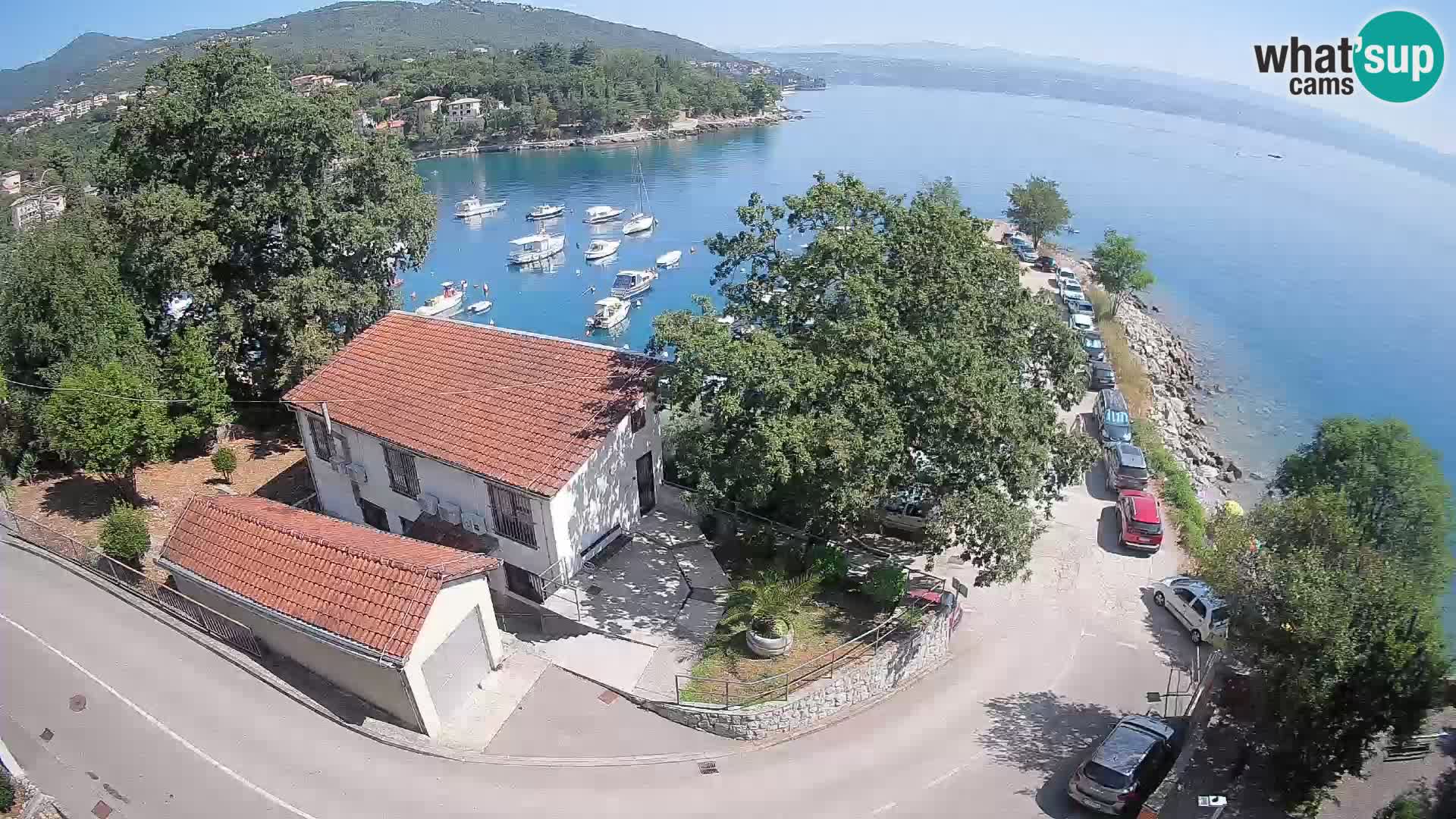 Spletna kamera pristanišče Ika – Pogled v živo na pristanišče in luči Opatije