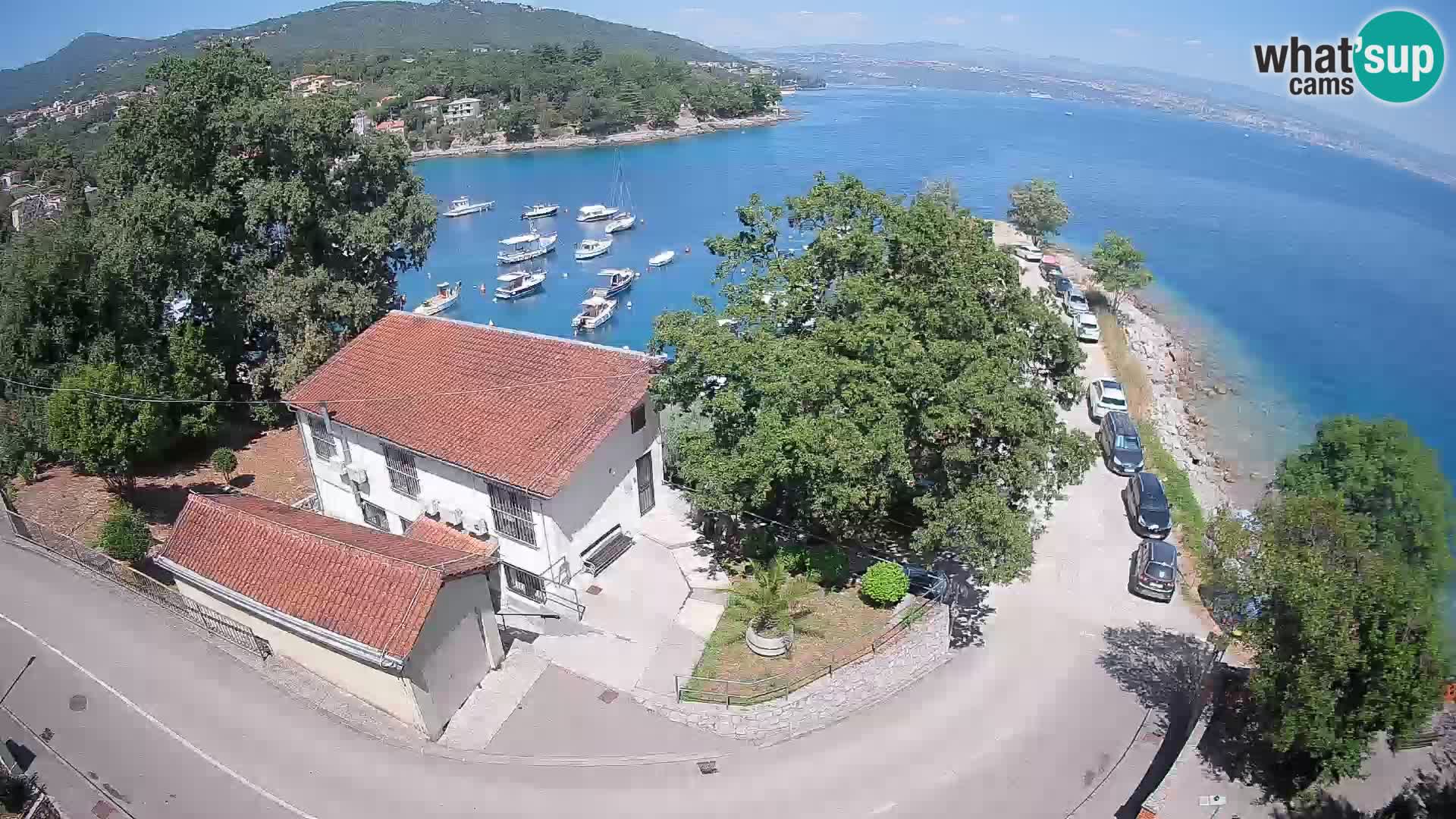 Web kamera luka Ika – Pogled uživo na luku i svjetla Opatije