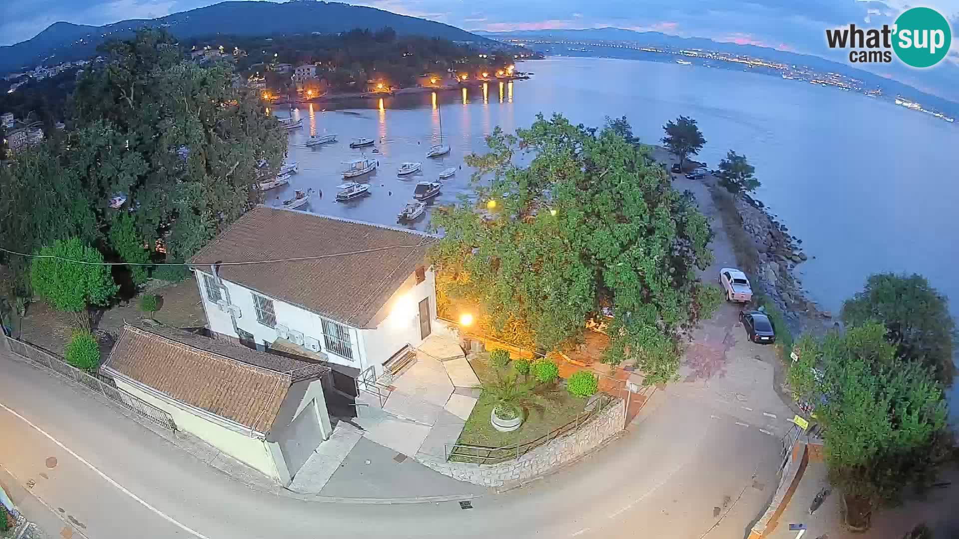 Ika Harbor Webcam – LIVE View of the Harbor and Opatija Lights