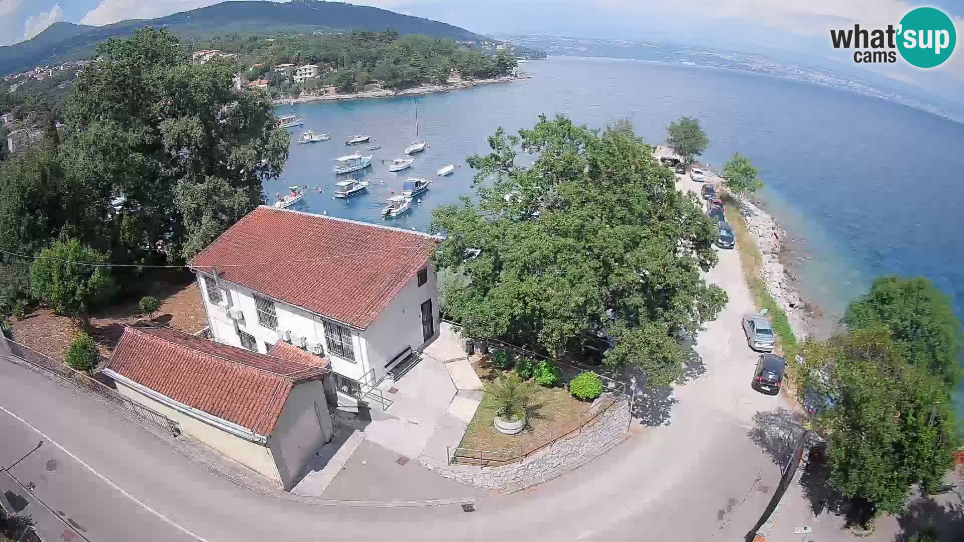 Web kamera luka Ika – Pogled uživo na luku i svjetla Opatije