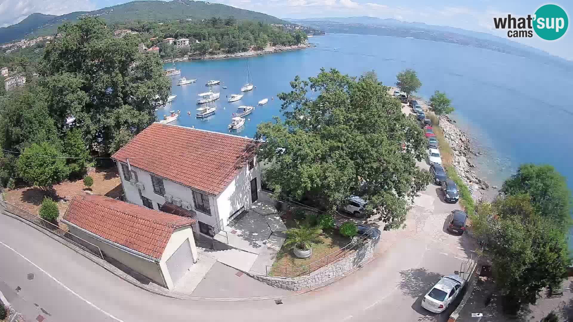 Spletna kamera pristanišče Ika – Pogled v živo na pristanišče in luči Opatije