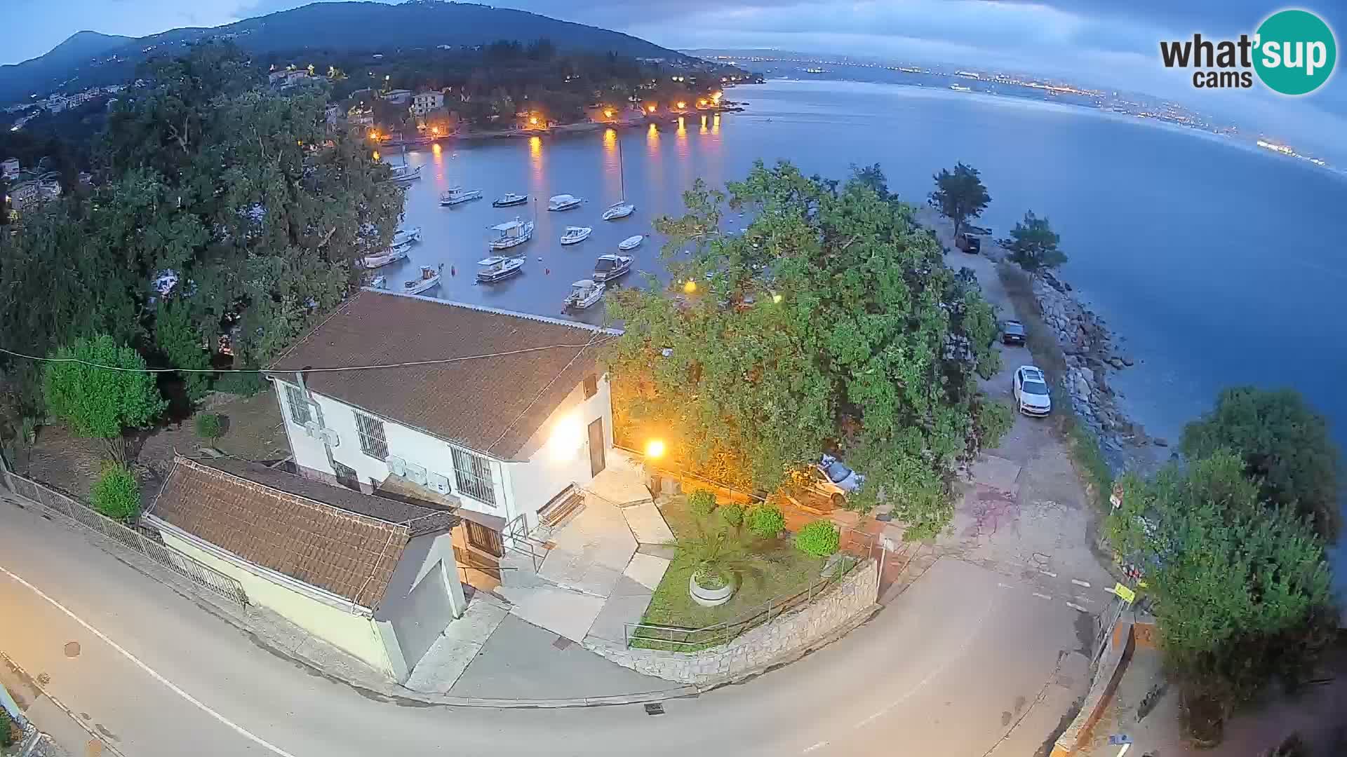 Ika Harbor Webcam – LIVE View of the Harbor and Opatija Lights