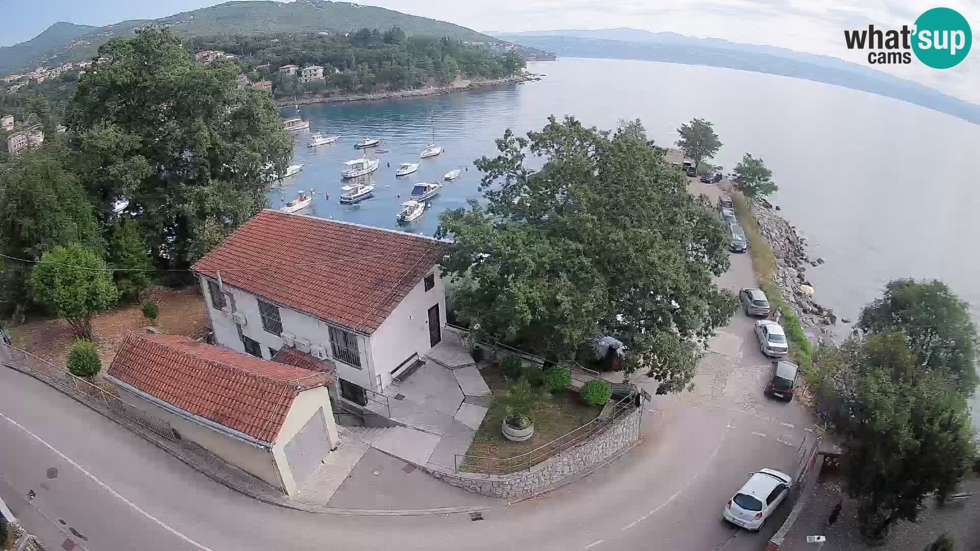 Spletna kamera pristanišče Ika – Pogled v živo na pristanišče in luči Opatije