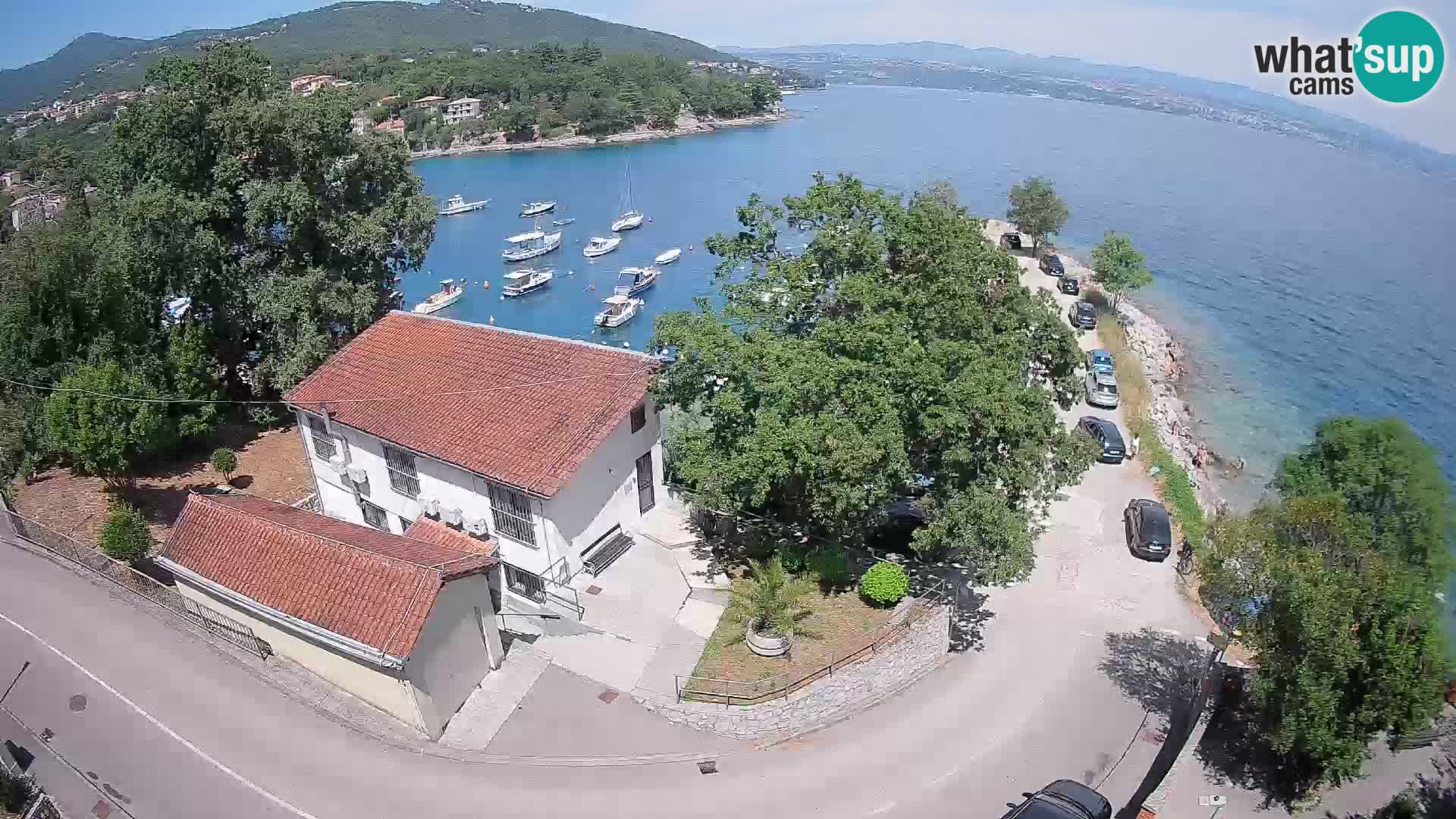 Web kamera luka Ika – Pogled uživo na luku i svjetla Opatije