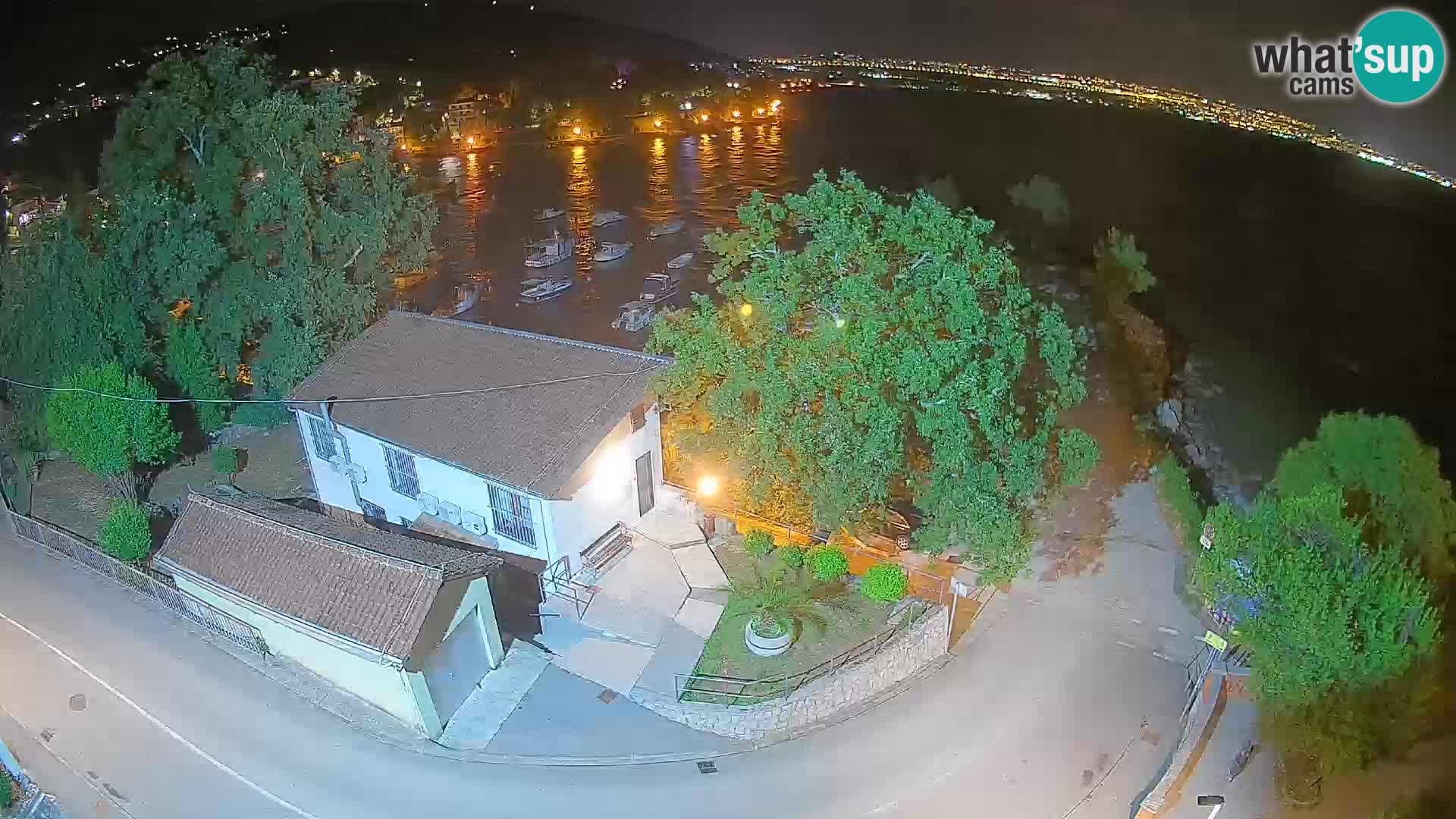 Ika Harbor Webcam – LIVE View of the Harbor and Opatija Lights
