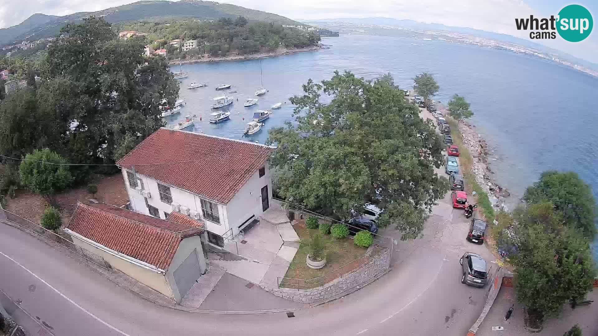 Spletna kamera pristanišče Ika – Pogled v živo na pristanišče in luči Opatije