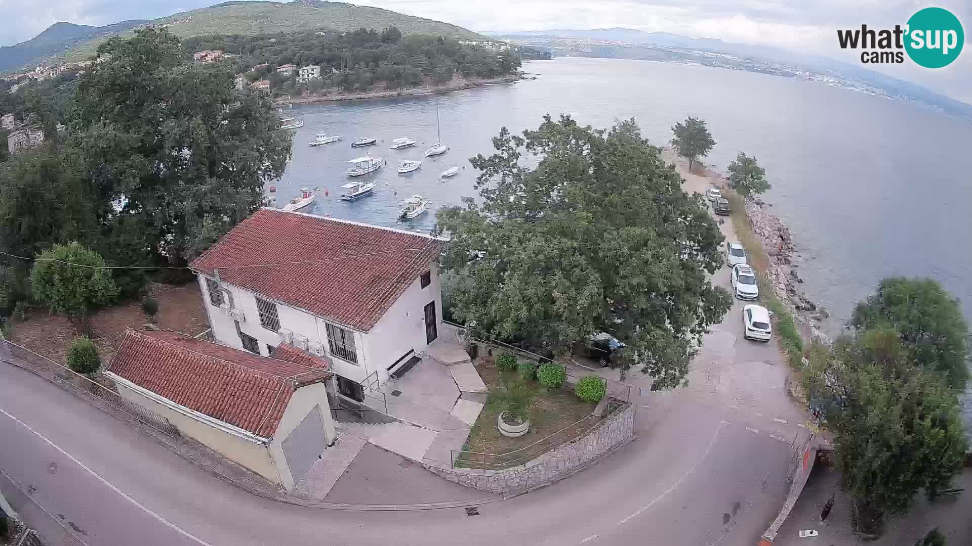 Spletna kamera pristanišče Ika – Pogled v živo na pristanišče in luči Opatije